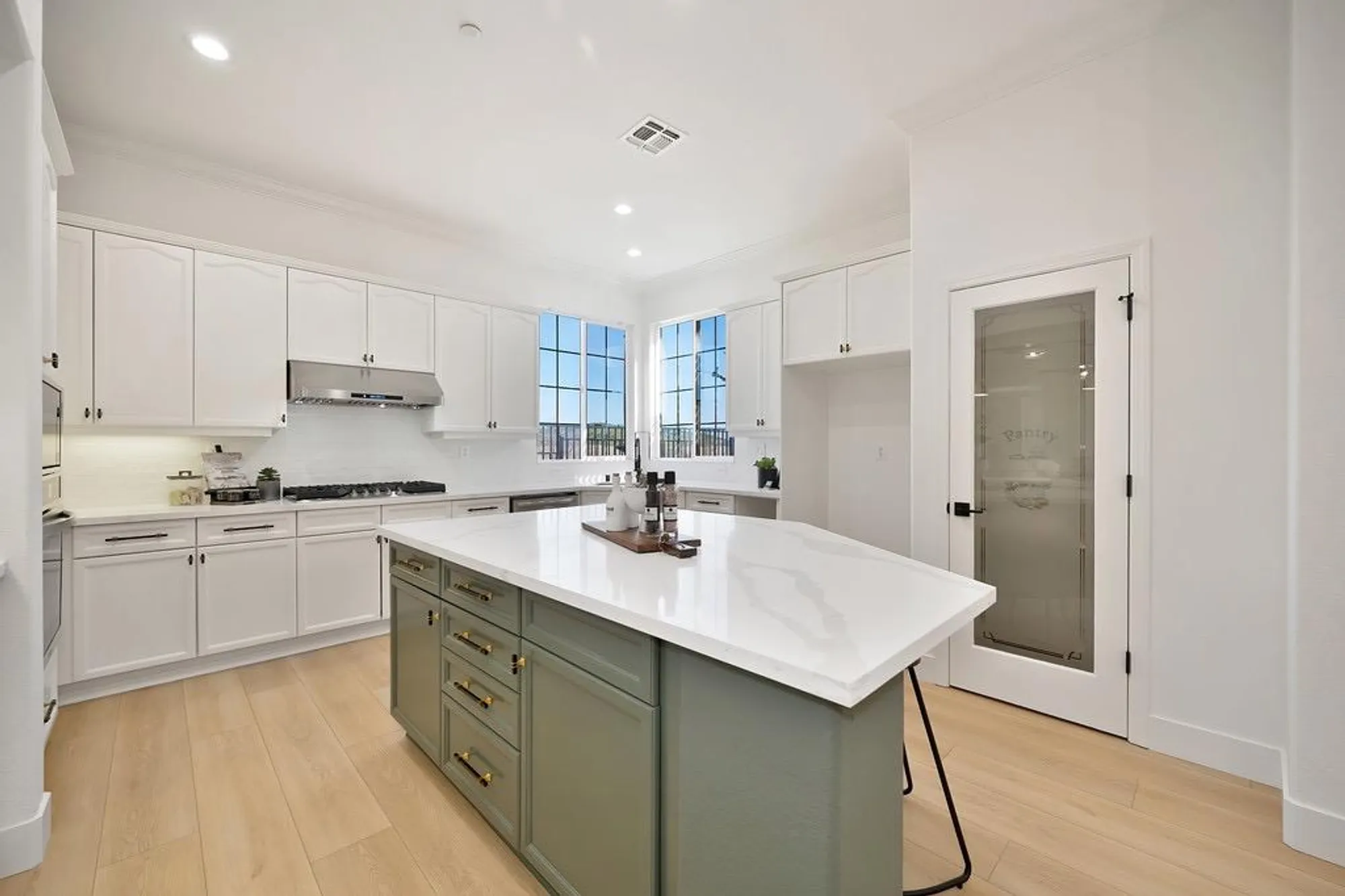 Property Slideshow image 16 of 55 | 3769 park dr, El Dorado Hills, CA, 95762