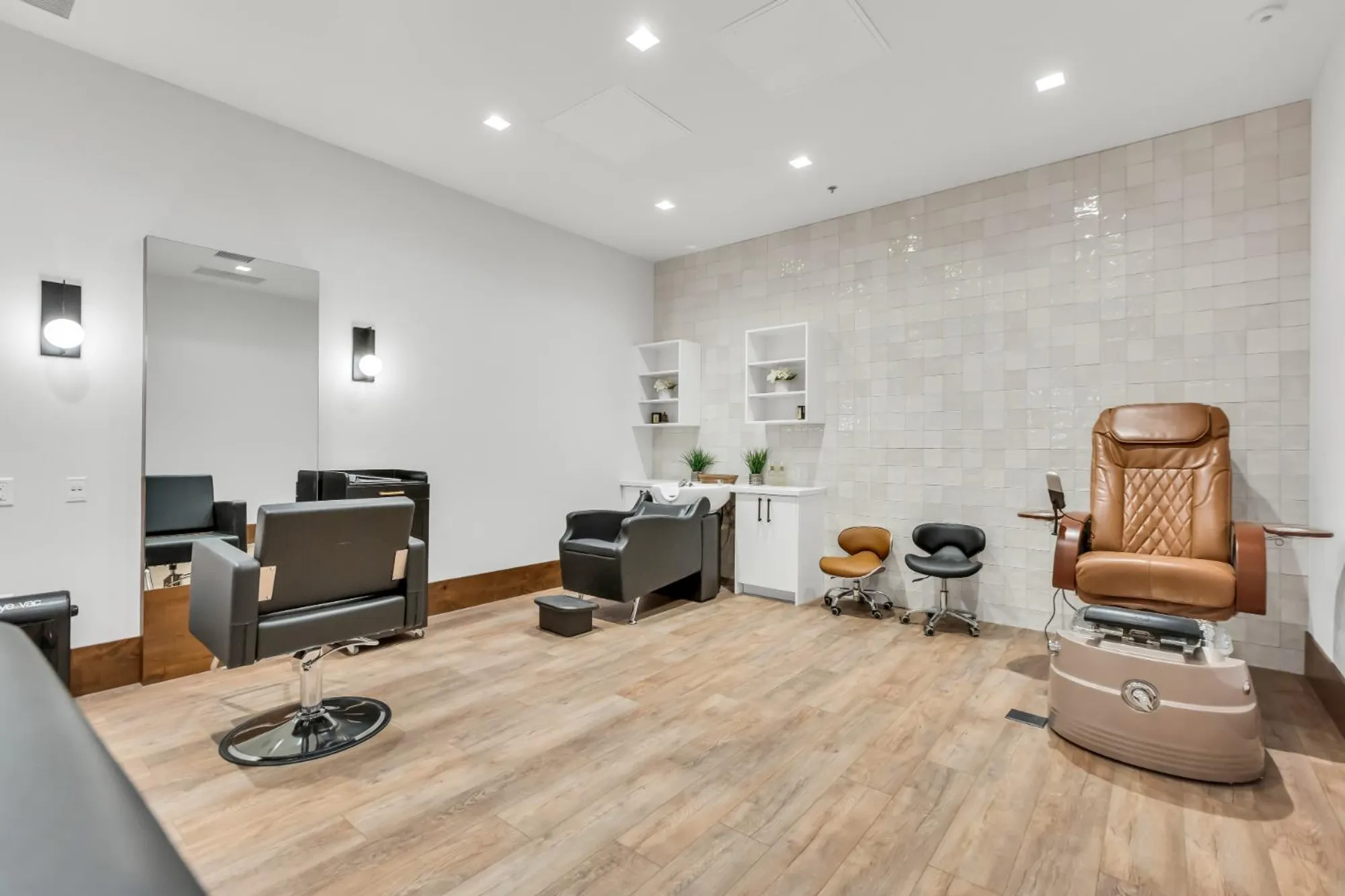 Property Slideshow image 16 of 27 | 2079 marlette way, Lincoln, CA, 95648