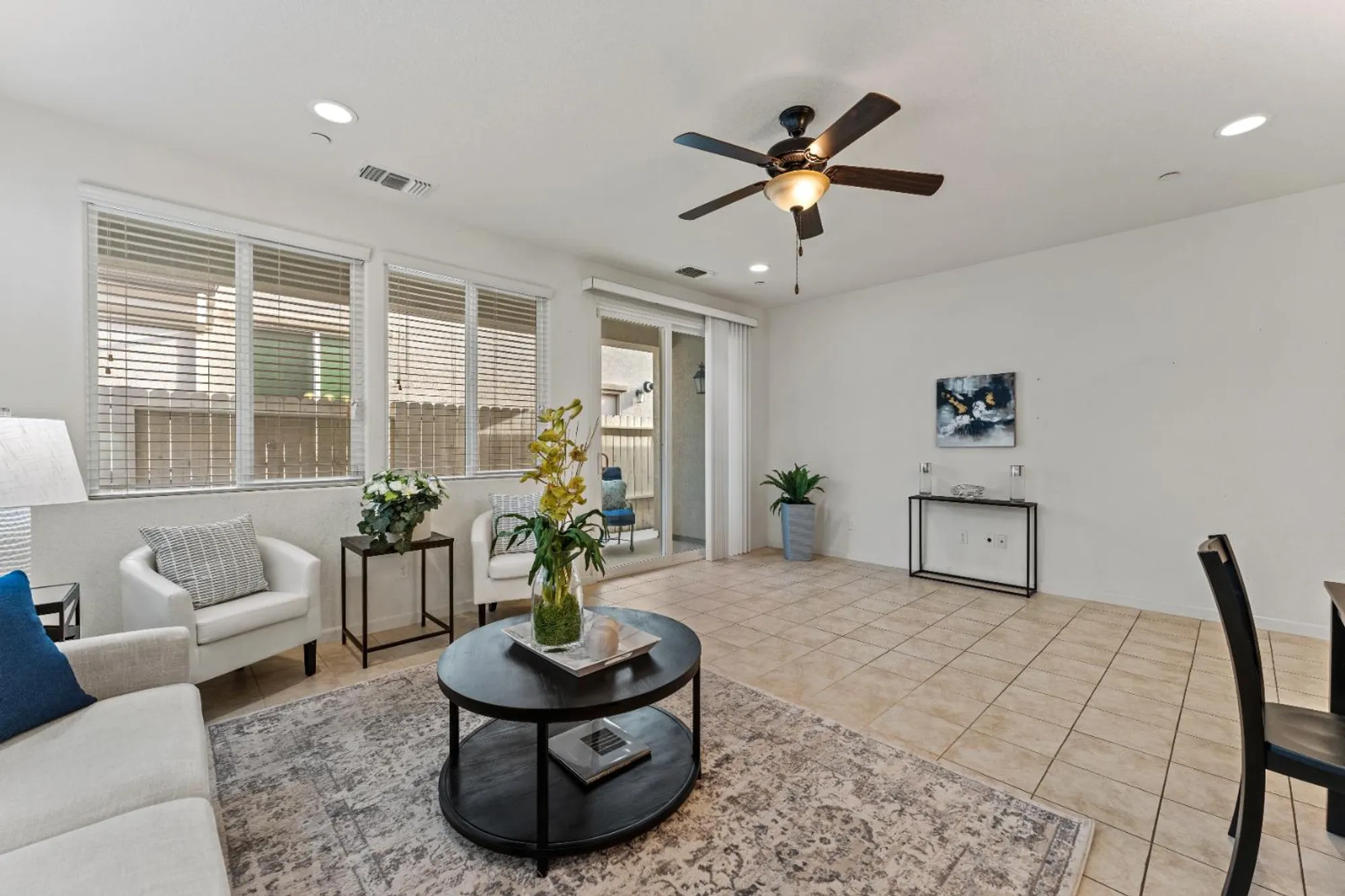 Property Slideshow image 8 of 30 | 4083 arco del paso ln, Sacramento, CA, 95834