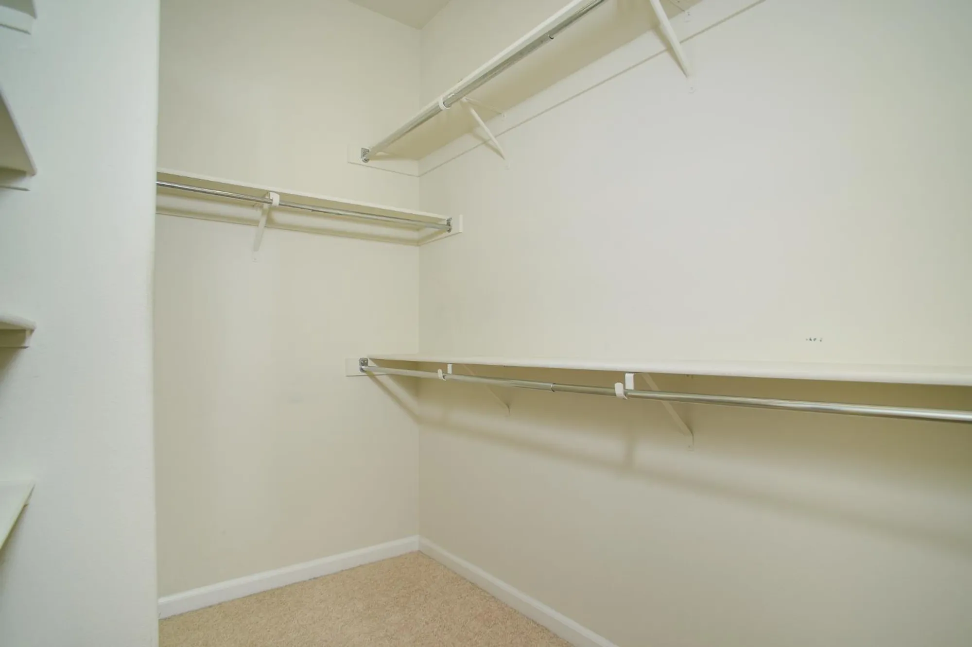 Property Slideshow image 14 of 32 | 7828 barnsley way, Elk Grove, CA, 95757