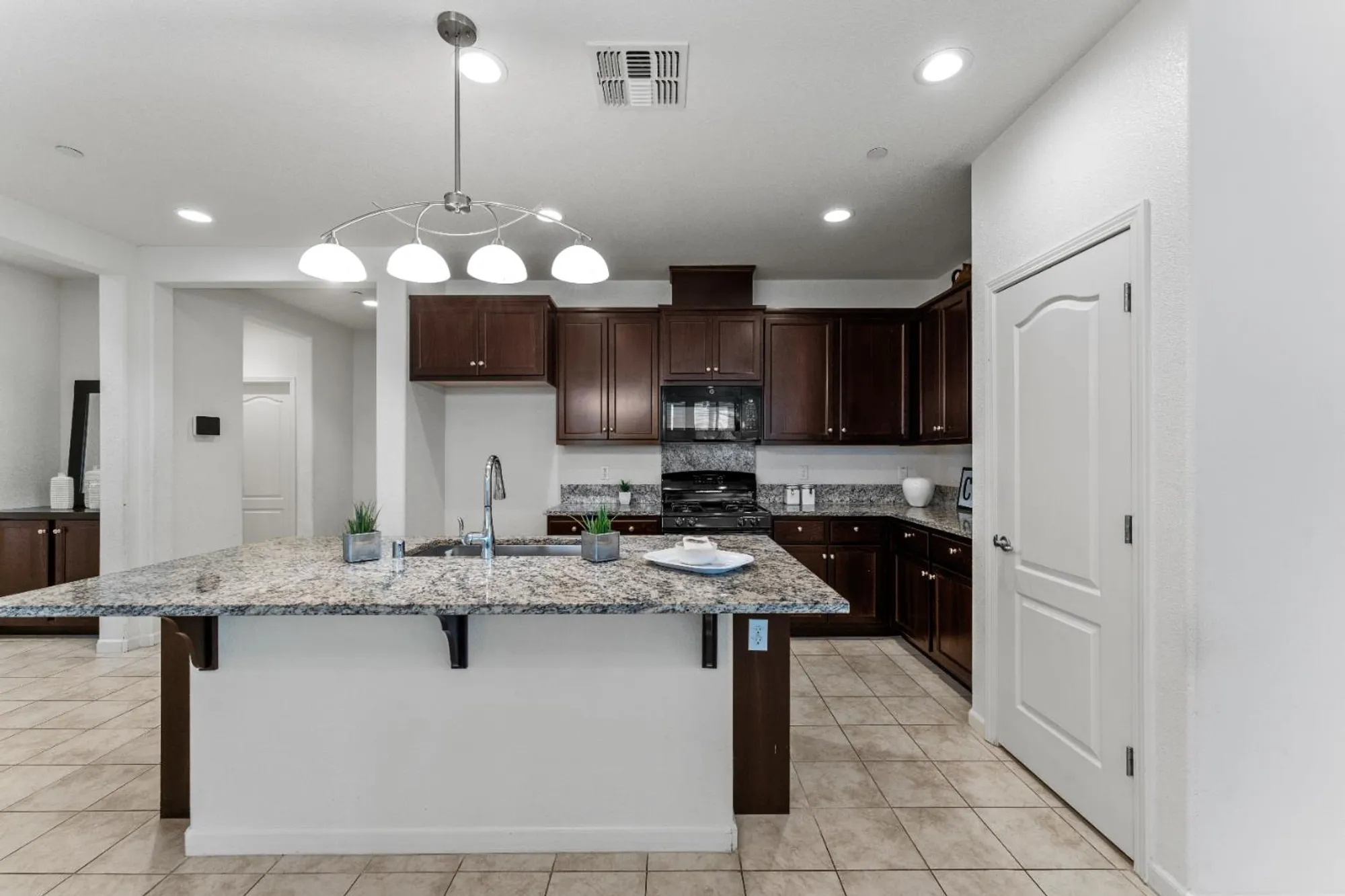 Property Slideshow image 3 of 30 | 4083 arco del paso ln, Sacramento, CA, 95834