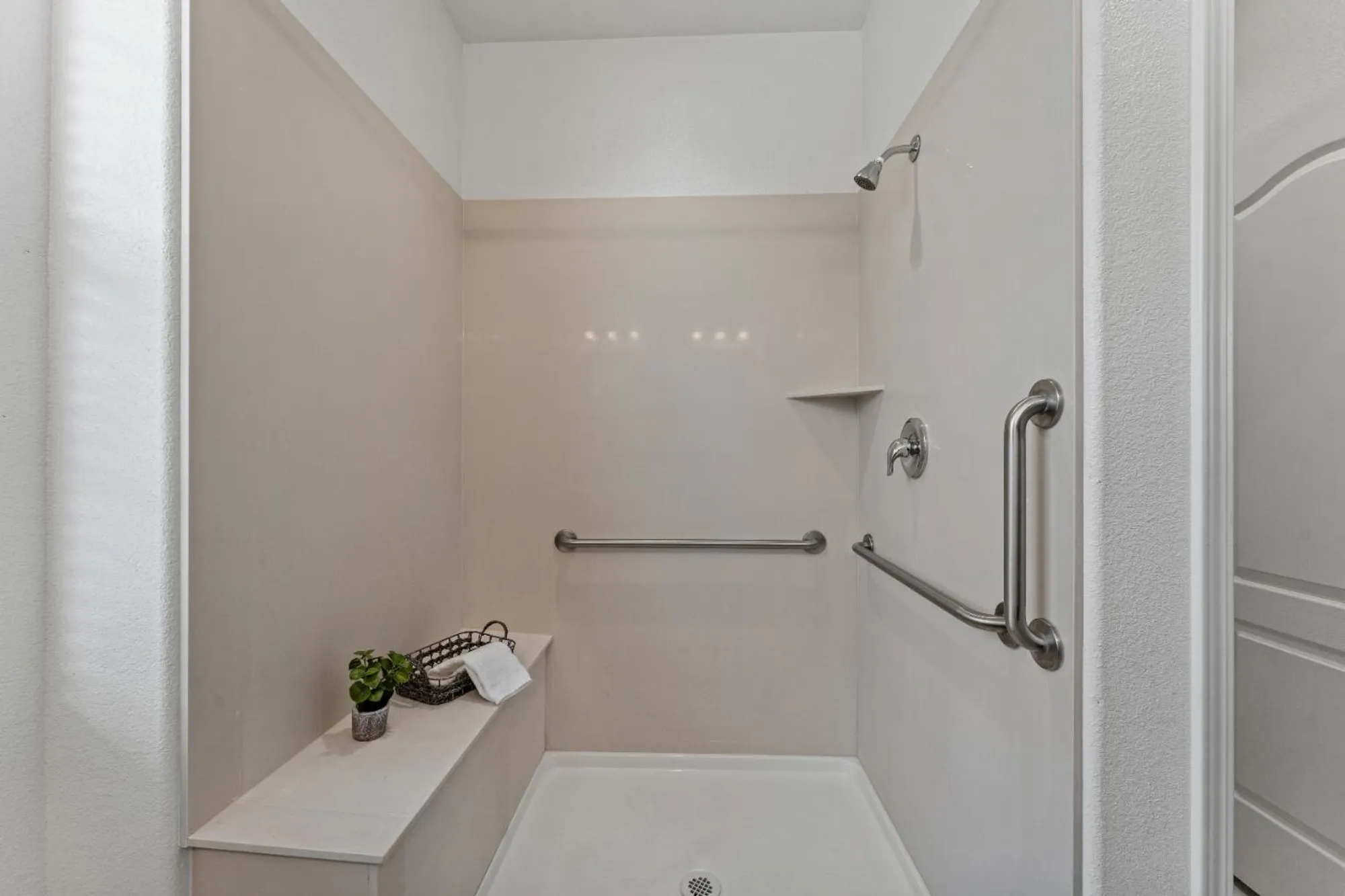 Property Slideshow image 10 of 30 | 4083 arco del paso ln, Sacramento, CA, 95834