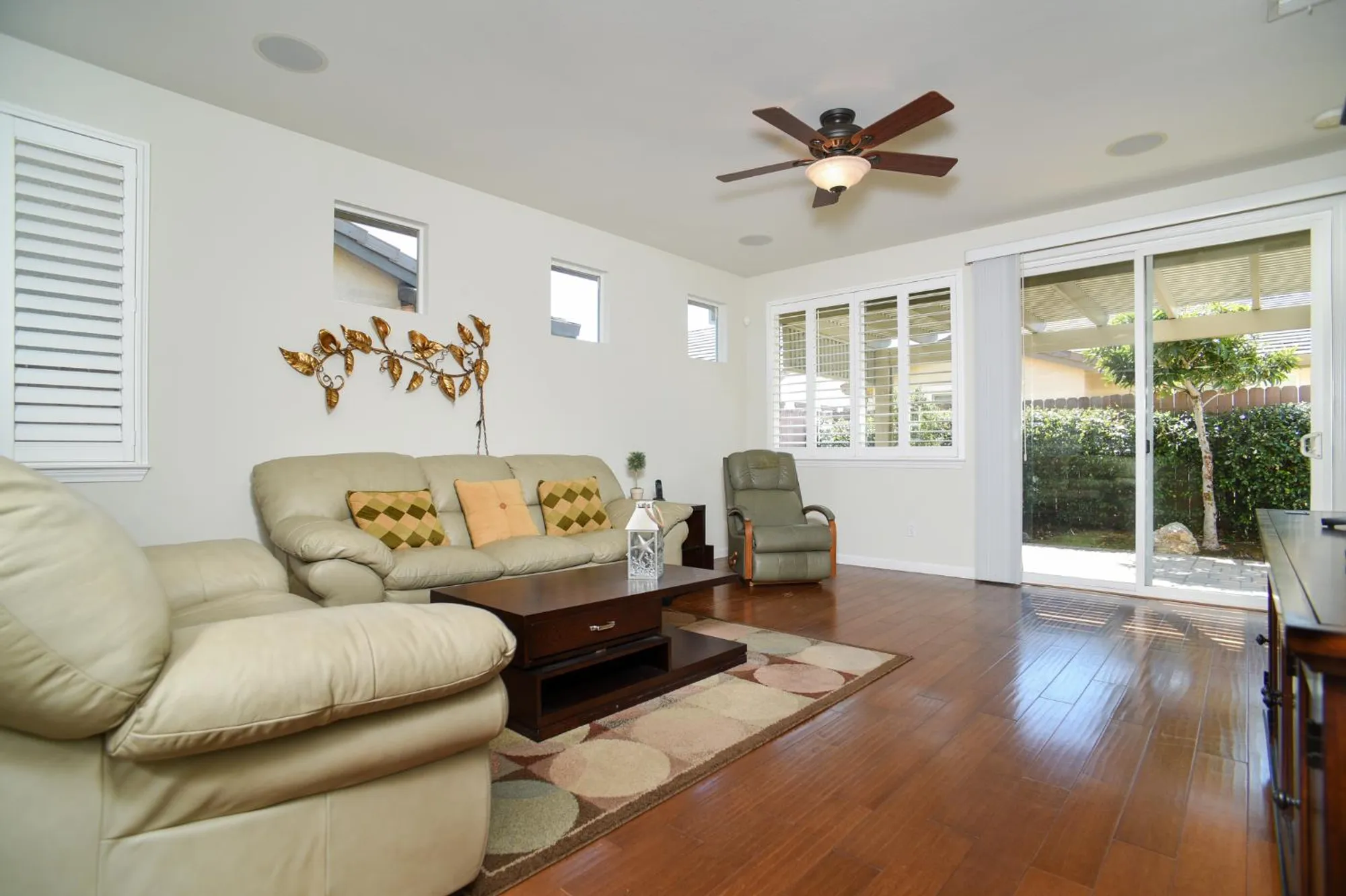 Property Slideshow image 6 of 32 | 7828 barnsley way, Elk Grove, CA, 95757