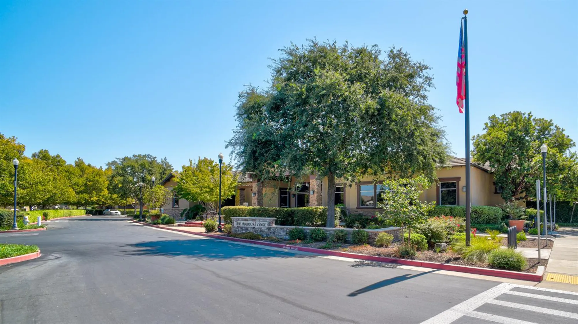 Property Slideshow image 21 of 32 | 7828 barnsley way, Elk Grove, CA, 95757