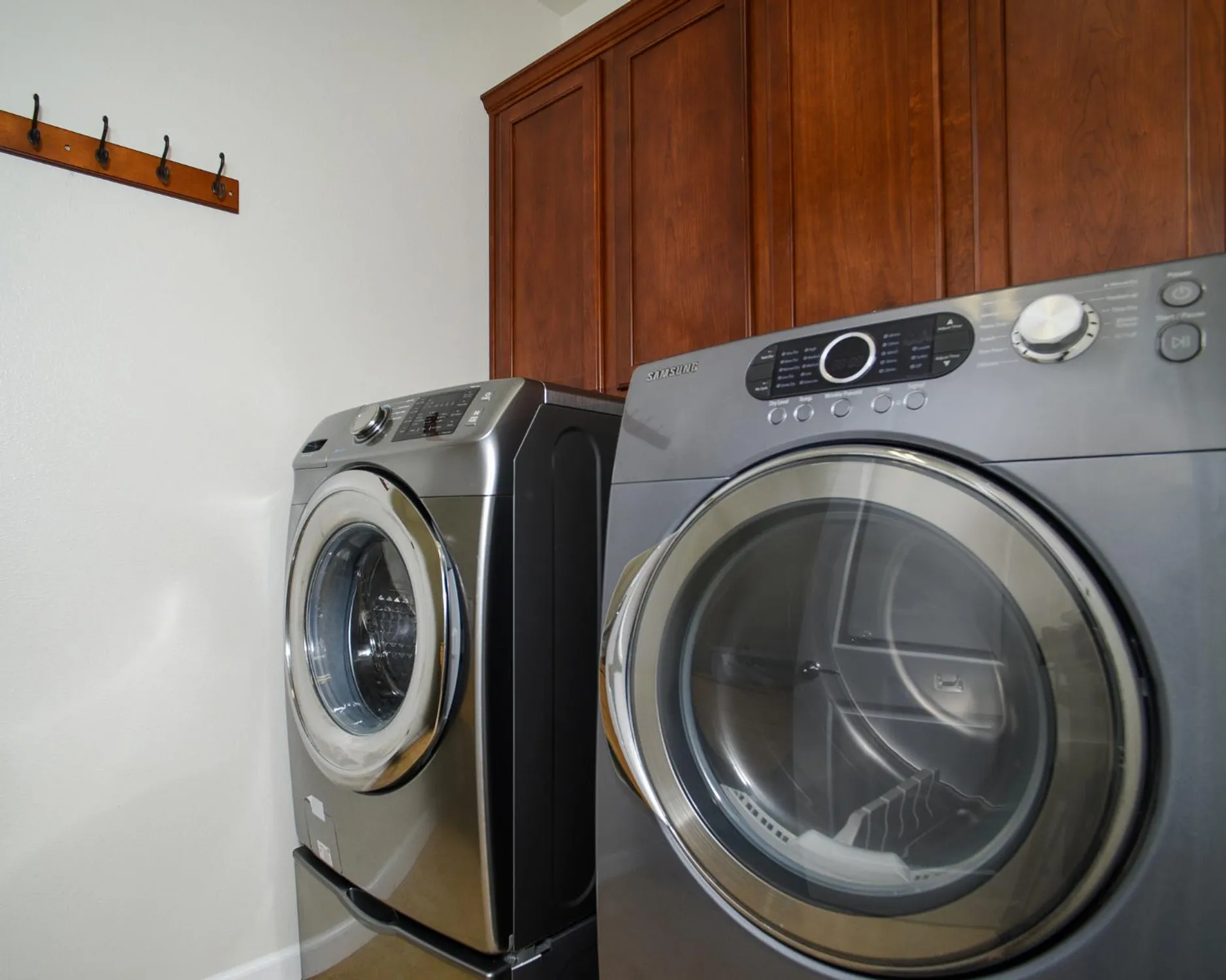 Property Slideshow image 16 of 32 | 7828 barnsley way, Elk Grove, CA, 95757