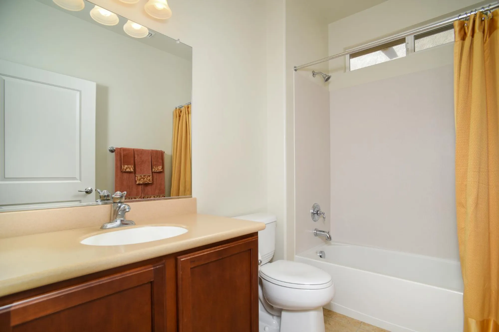 Property Slideshow image 15 of 32 | 7828 barnsley way, Elk Grove, CA, 95757