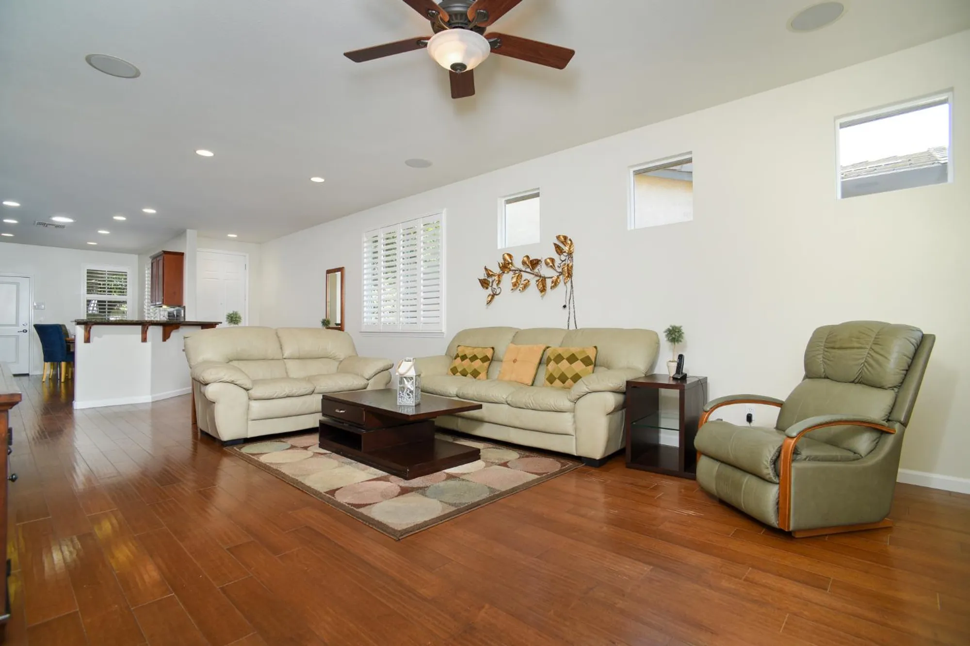 Property Slideshow image 5 of 32 | 7828 barnsley way, Elk Grove, CA, 95757