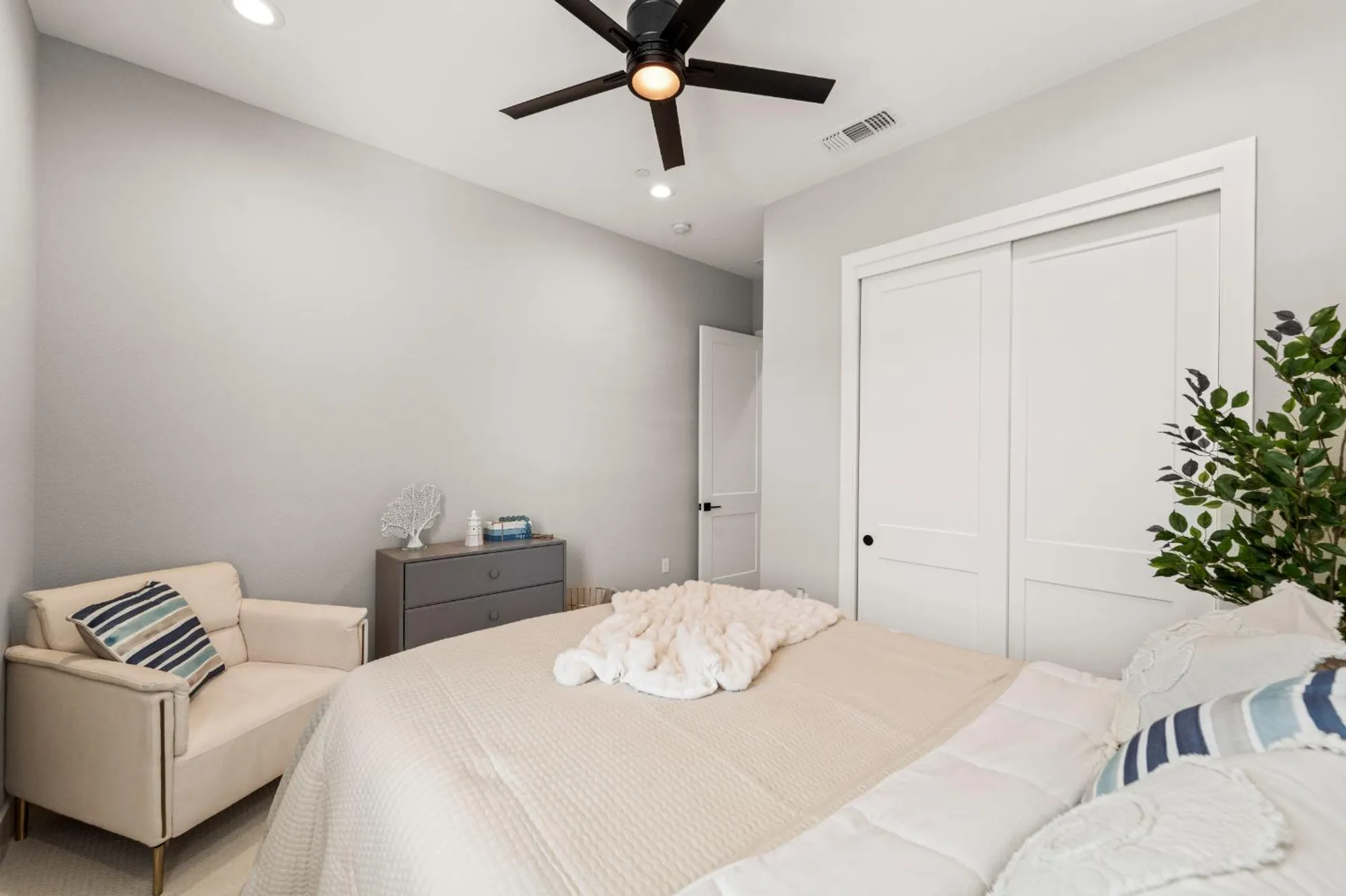 Property Slideshow image 13 of 57 | 1871 snowflower pl, Tracy, CA, 95377