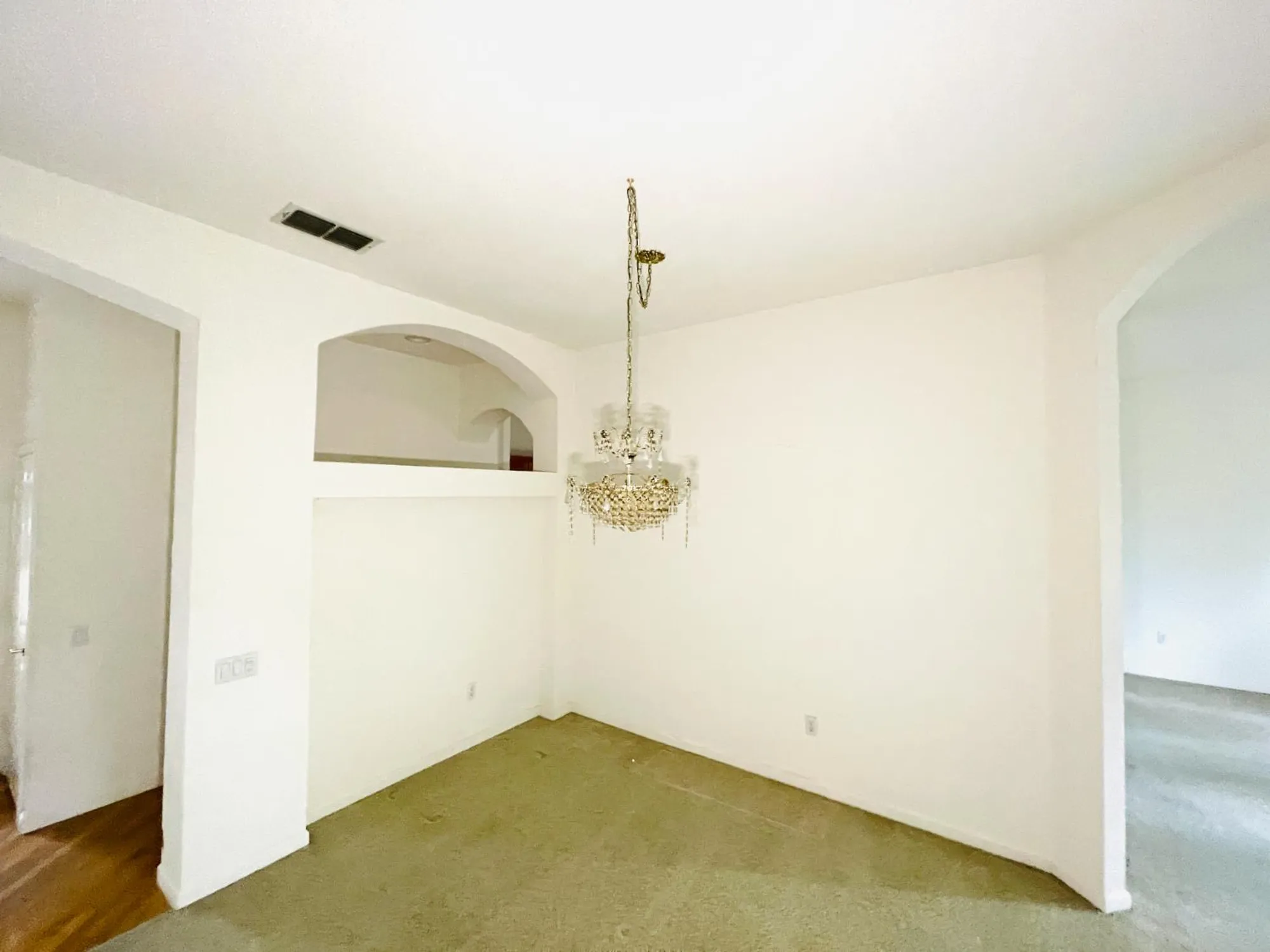 Property Slideshow image 12 of 31 | 8017 steamboat ln, Roseville, CA, 95747