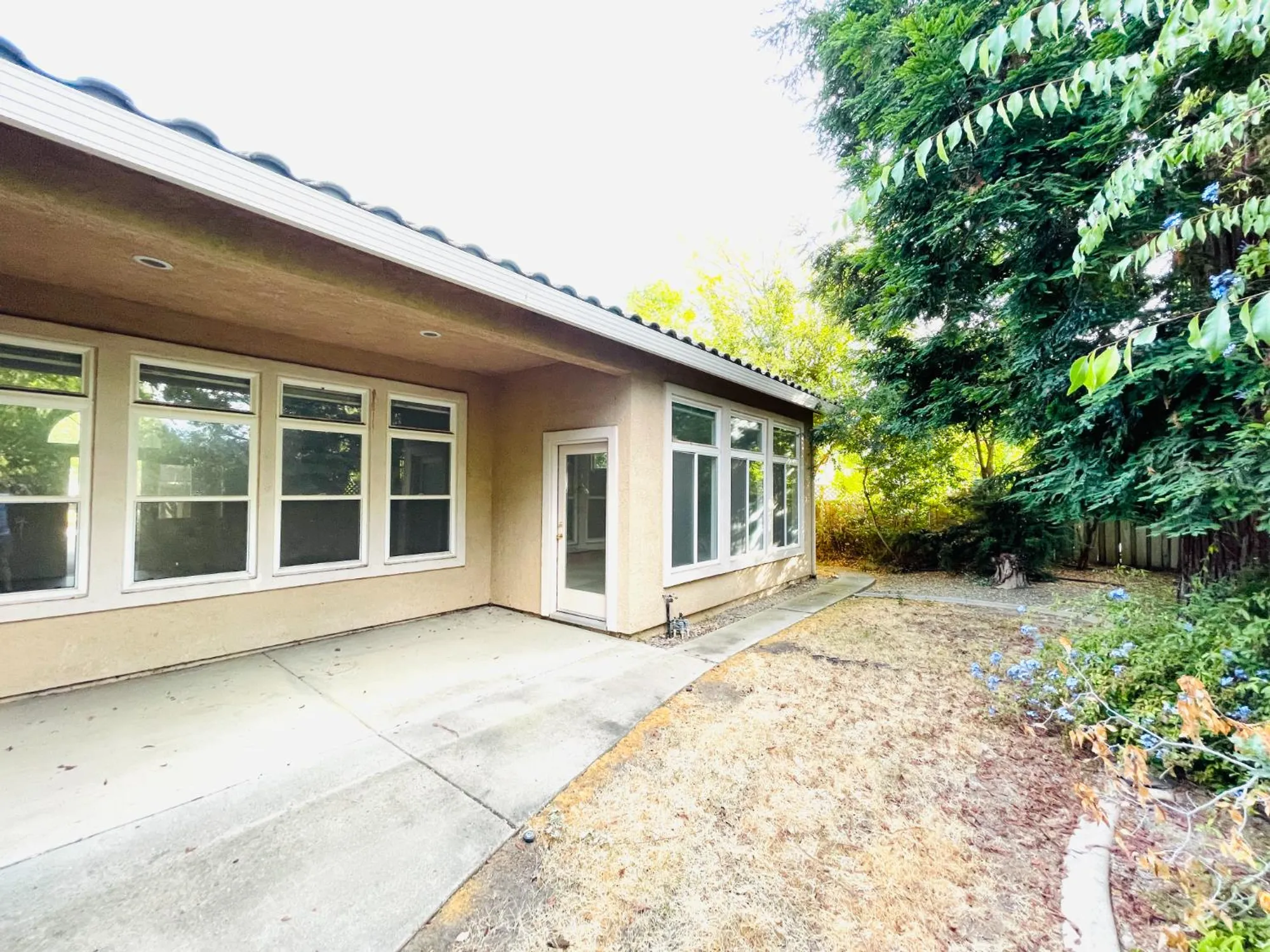 Property Slideshow image 26 of 31 | 8017 steamboat ln, Roseville, CA, 95747