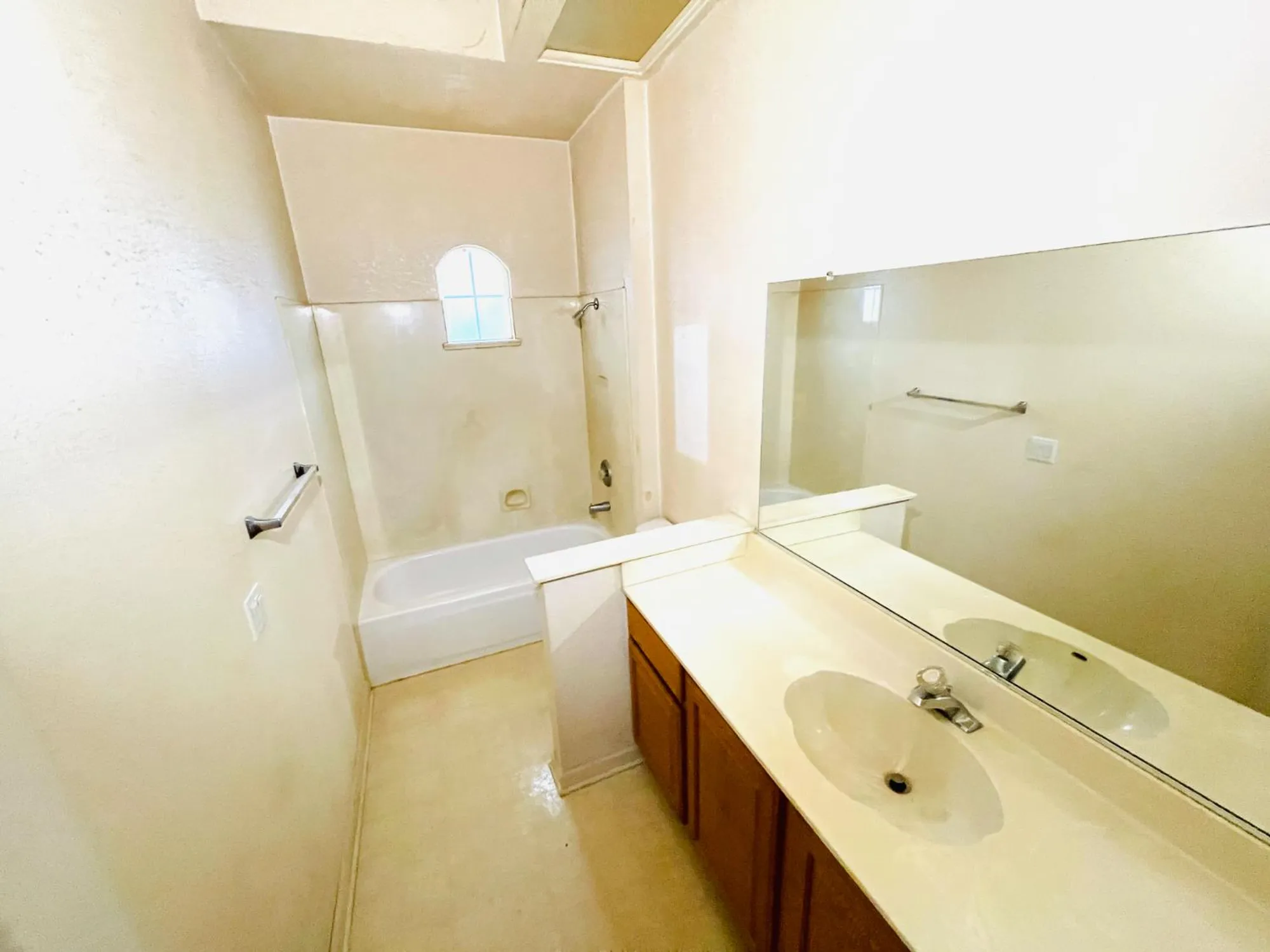 Property Slideshow image 24 of 31 | 8017 steamboat ln, Roseville, CA, 95747