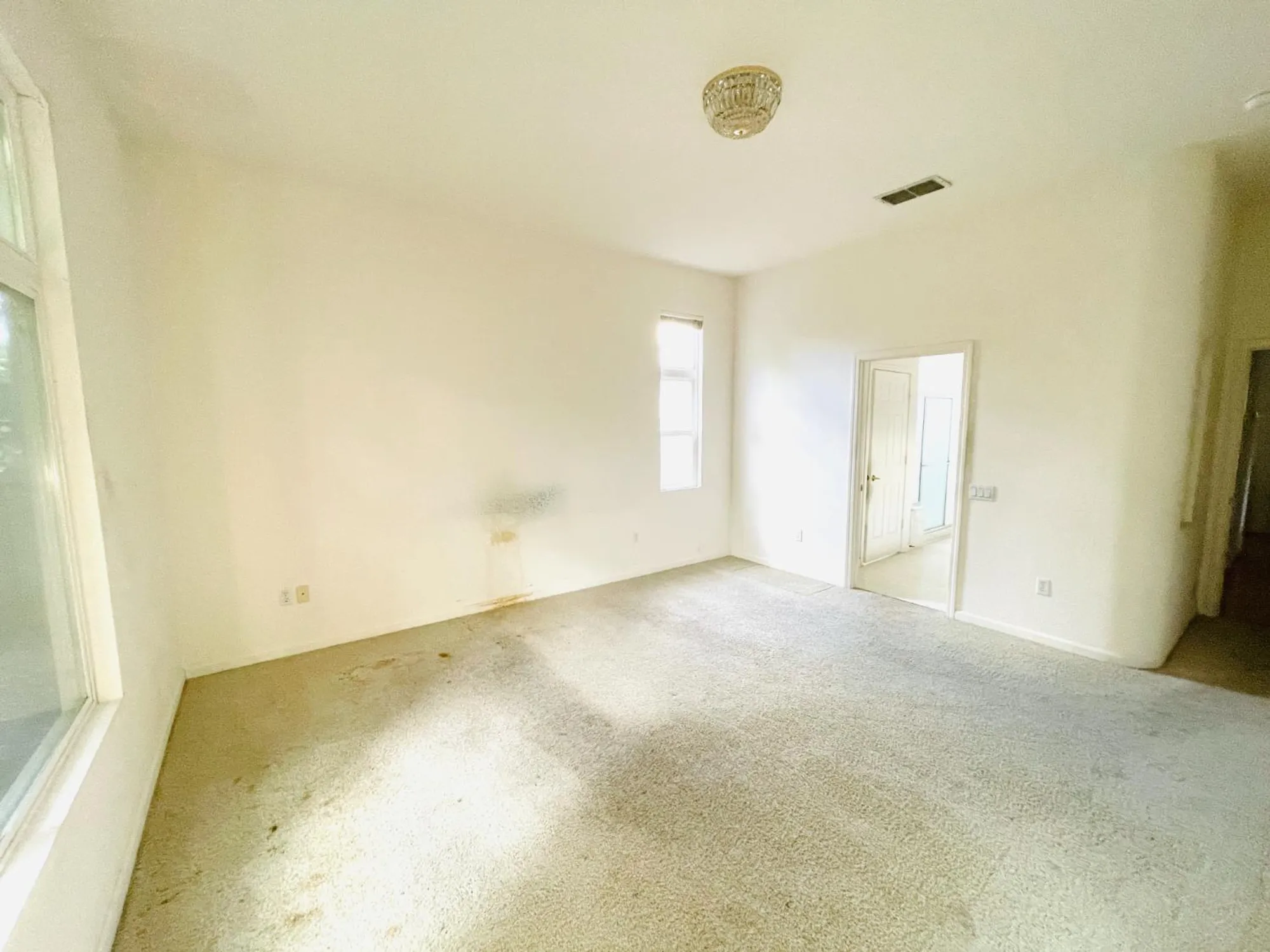 Property Slideshow image 19 of 31 | 8017 steamboat ln, Roseville, CA, 95747