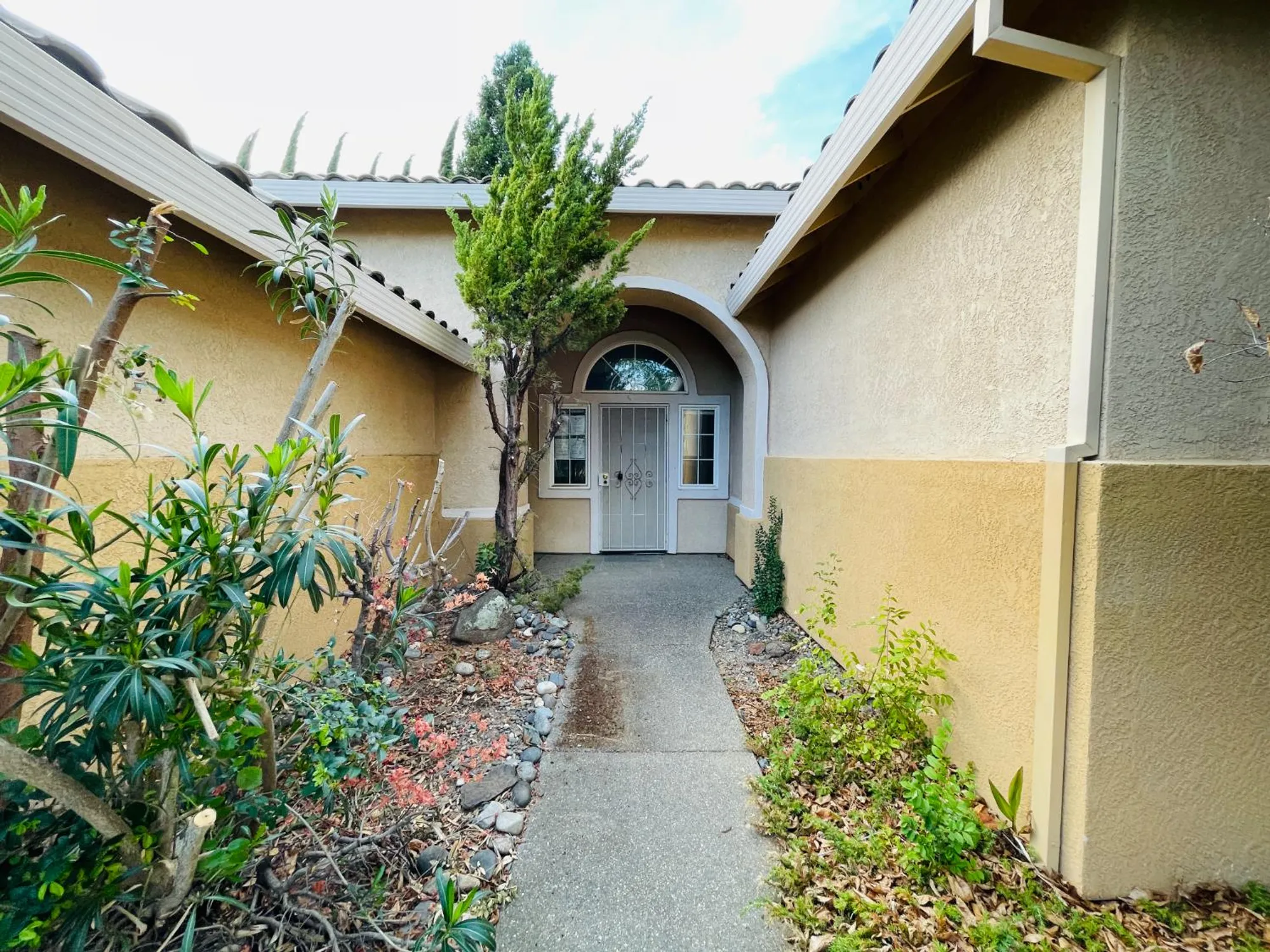 Property Slideshow image 9 of 31 | 8017 steamboat ln, Roseville, CA, 95747