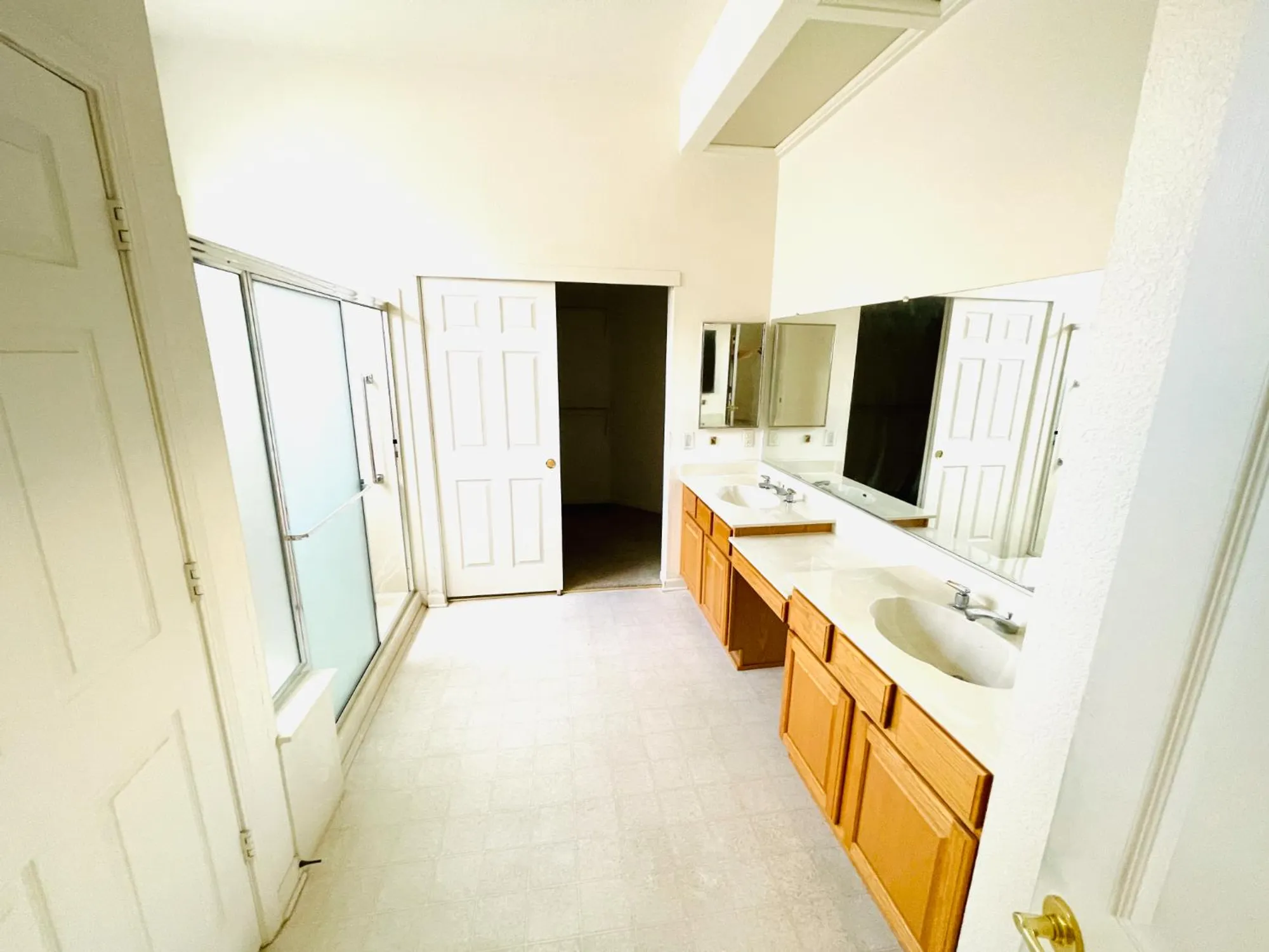 Property Slideshow image 20 of 31 | 8017 steamboat ln, Roseville, CA, 95747