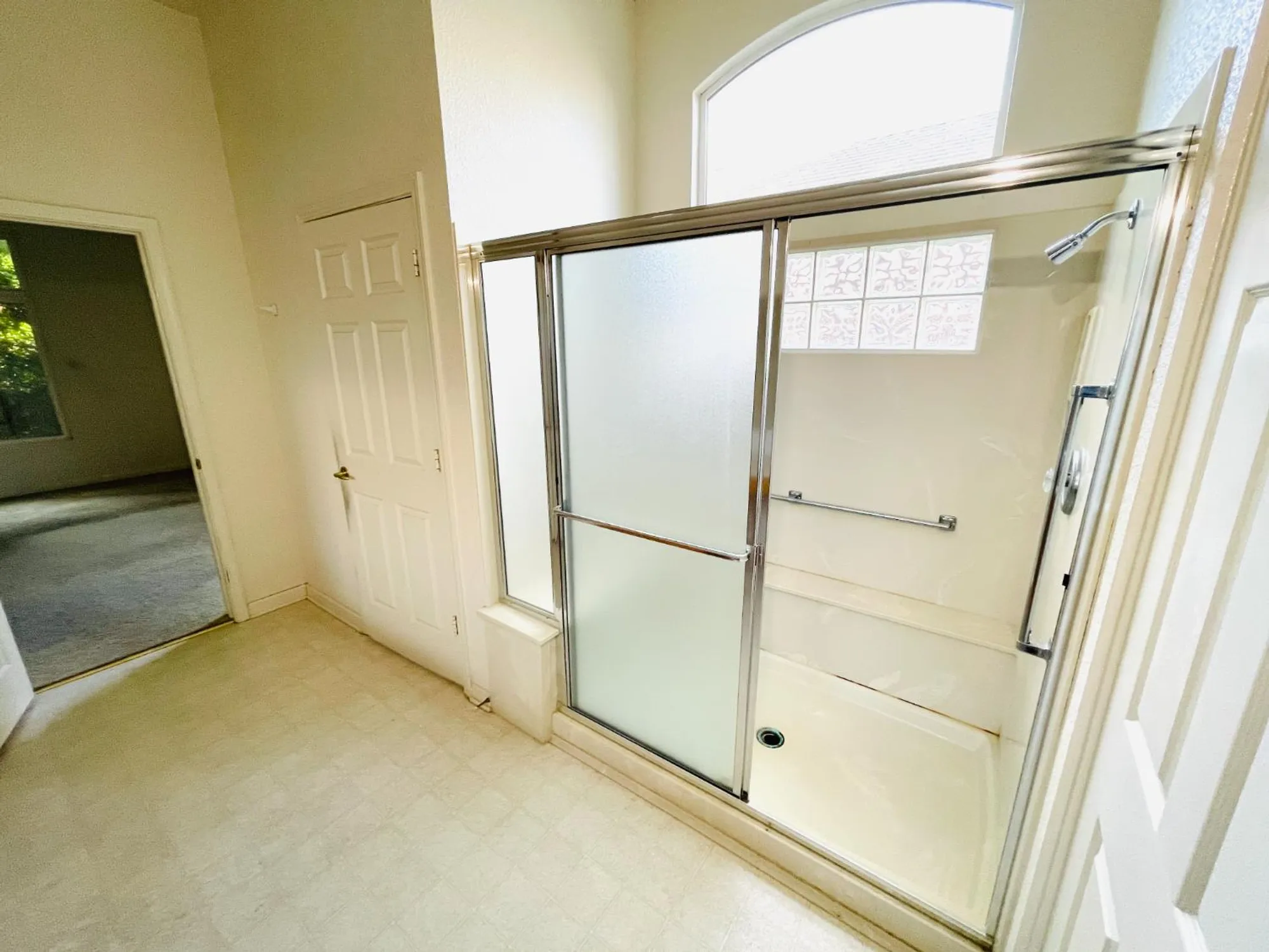 Property Slideshow image 22 of 31 | 8017 steamboat ln, Roseville, CA, 95747