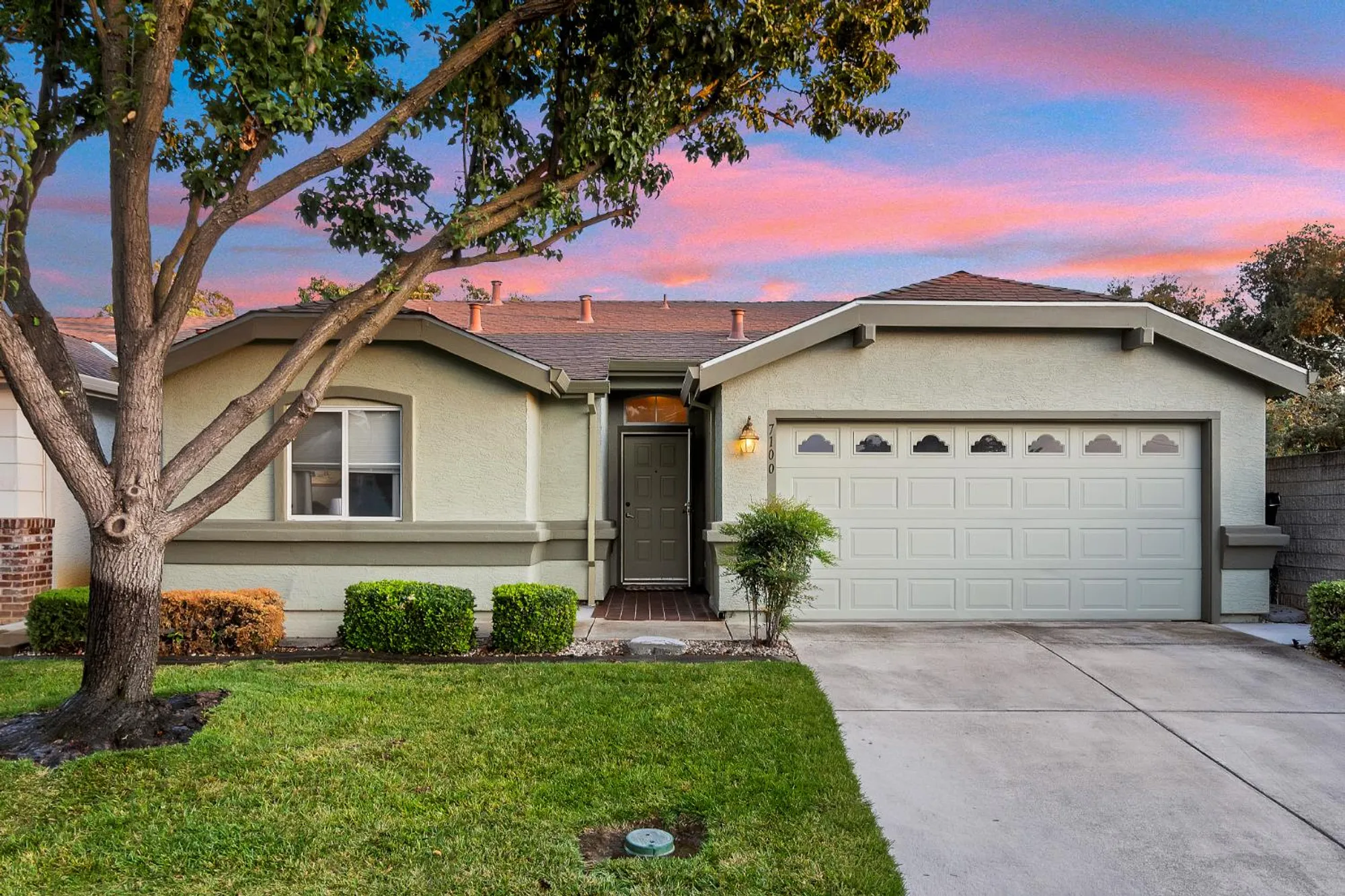 Property Slideshow image 1 of 29 | 7100 sunbridge ln, Sacramento, CA, 95828