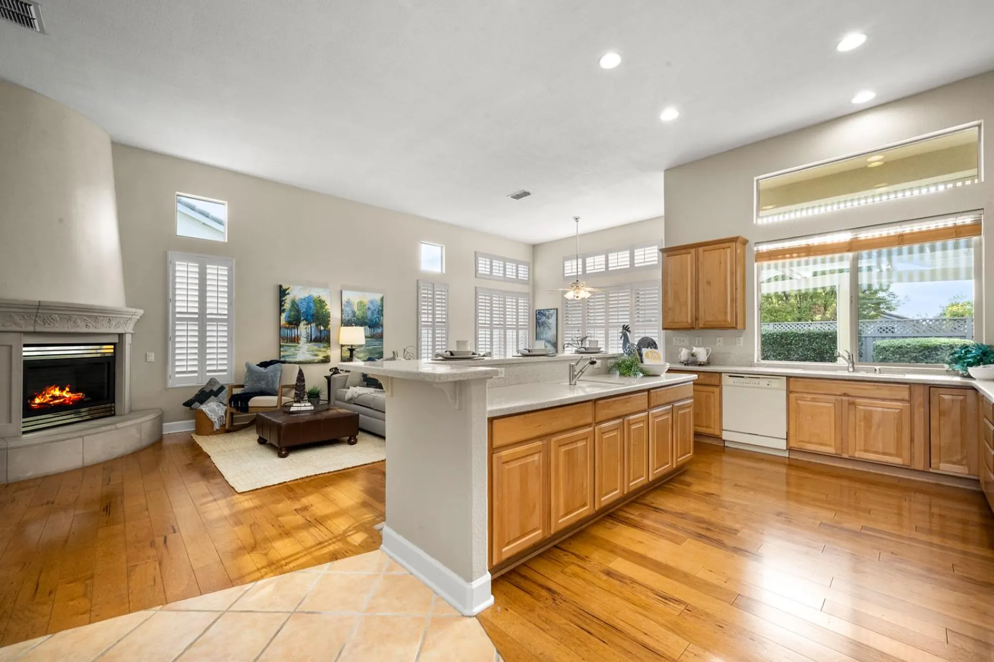 Property Slideshow image 13 of 44 | 856 mossy ridge ln, Lincoln, CA, 95648