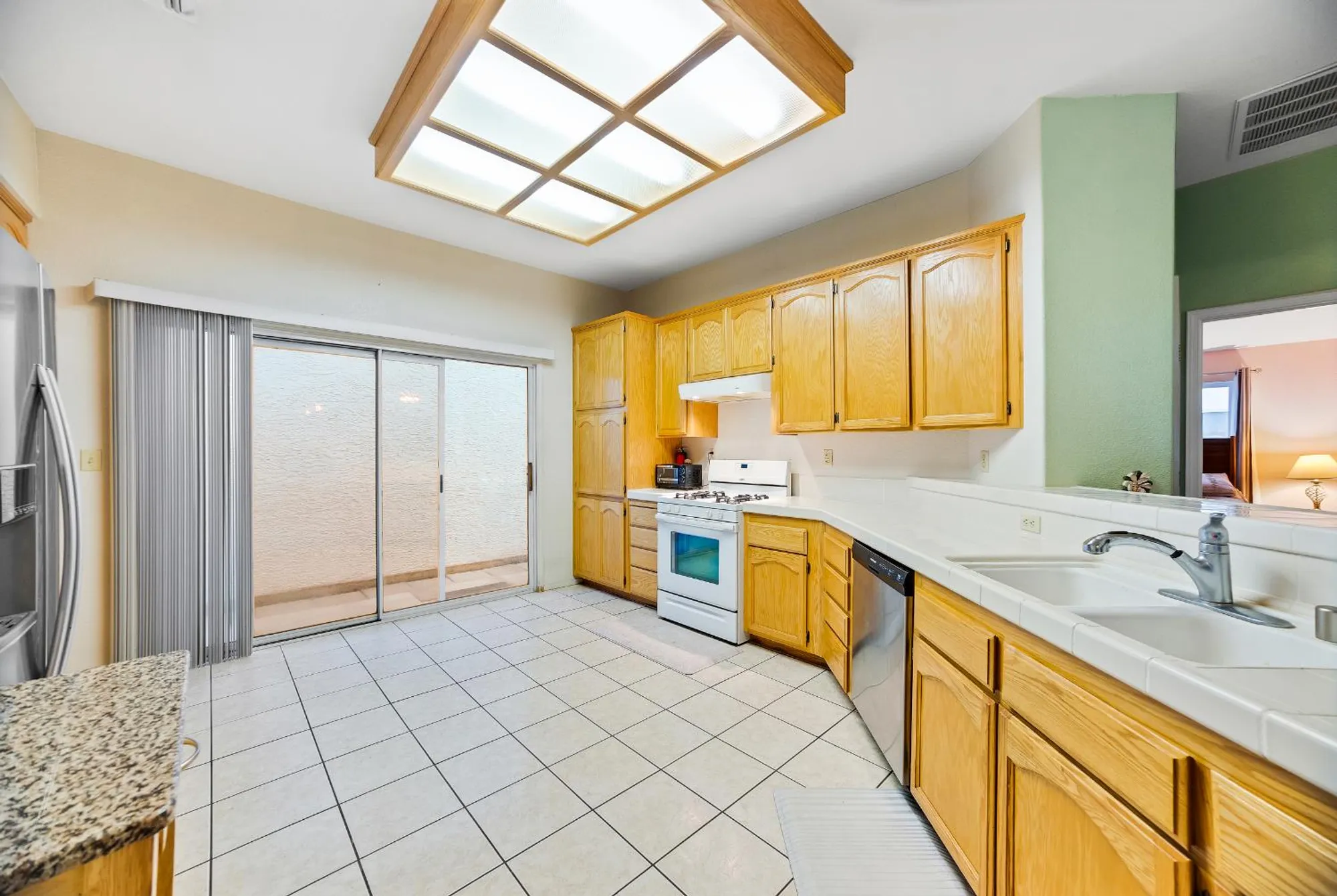 Property Slideshow image 19 of 29 | 7100 sunbridge ln, Sacramento, CA, 95828