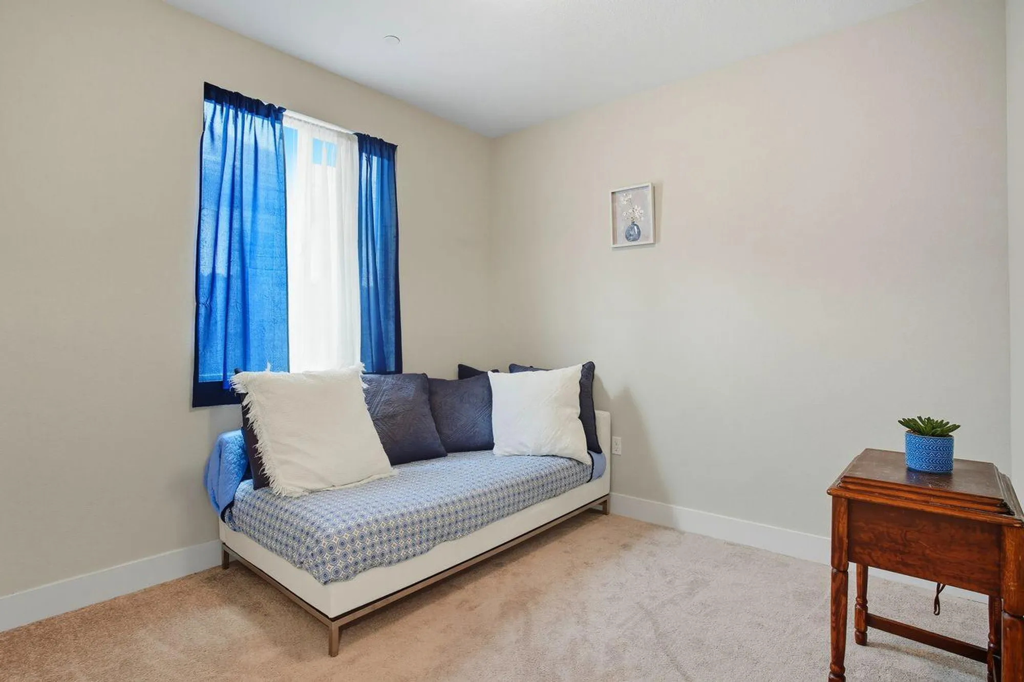 Property Slideshow image 16 of 36 | 4009 crete island ln, Sacramento, CA, 95834