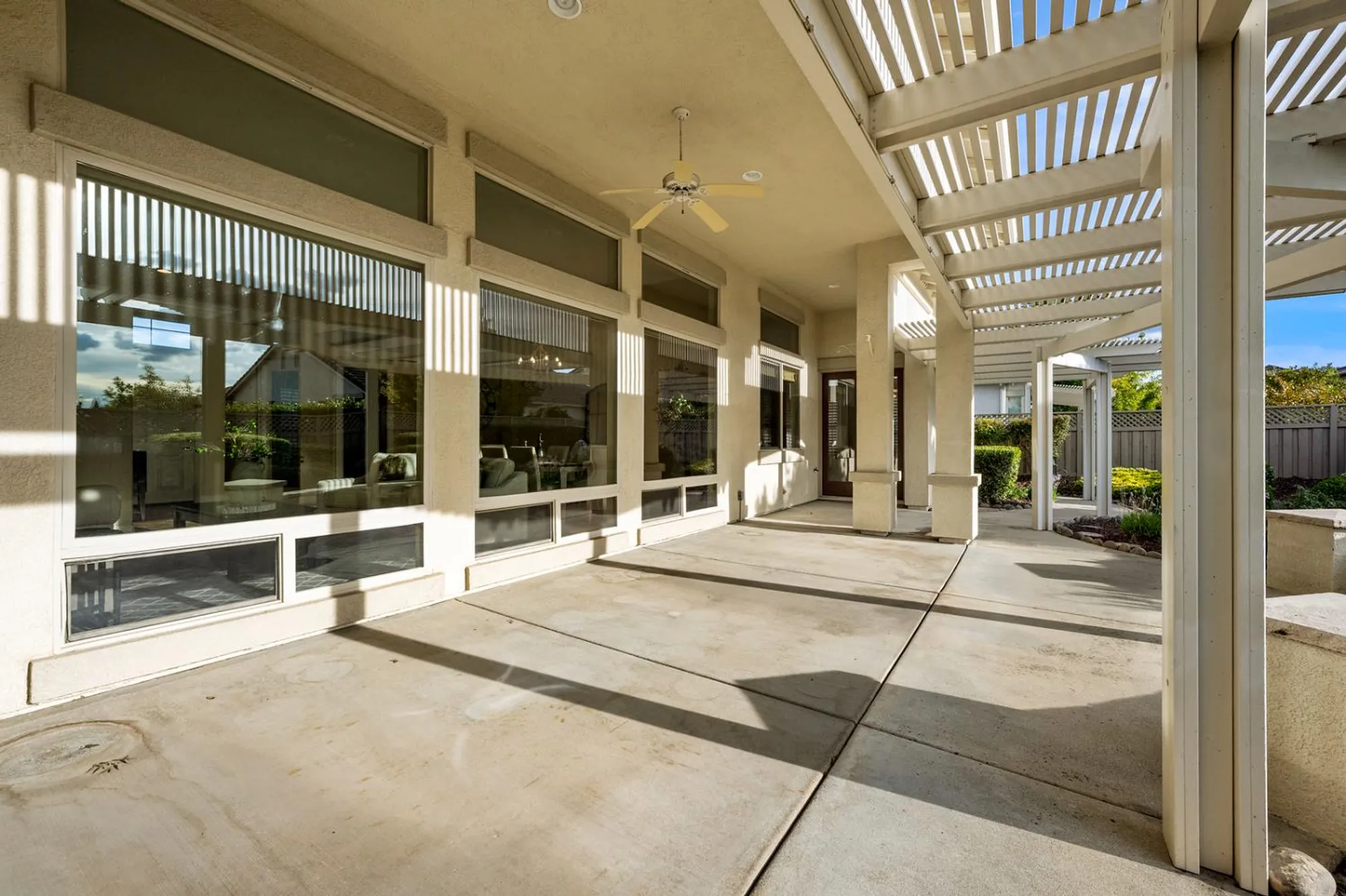 Property Slideshow image 37 of 44 | 856 mossy ridge ln, Lincoln, CA, 95648