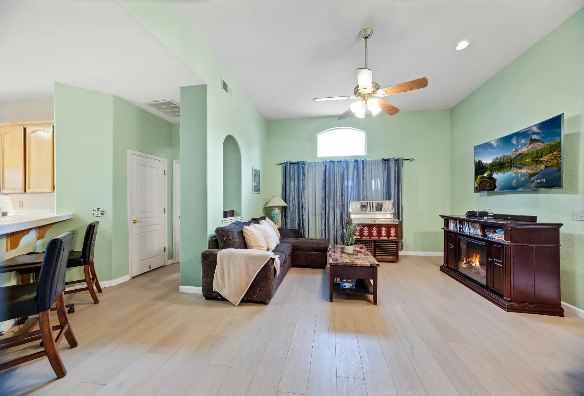 Property Slideshow image 21 of 29 | 7100 sunbridge ln, Sacramento, CA, 95828