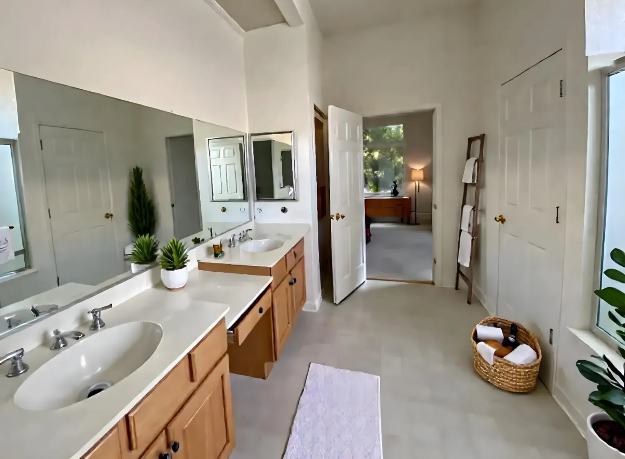 Property Slideshow image 5 of 31 | 8017 steamboat ln, Roseville, CA, 95747