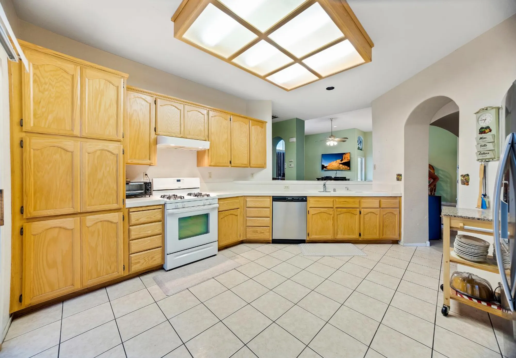 Property Slideshow image 4 of 29 | 7100 sunbridge ln, Sacramento, CA, 95828