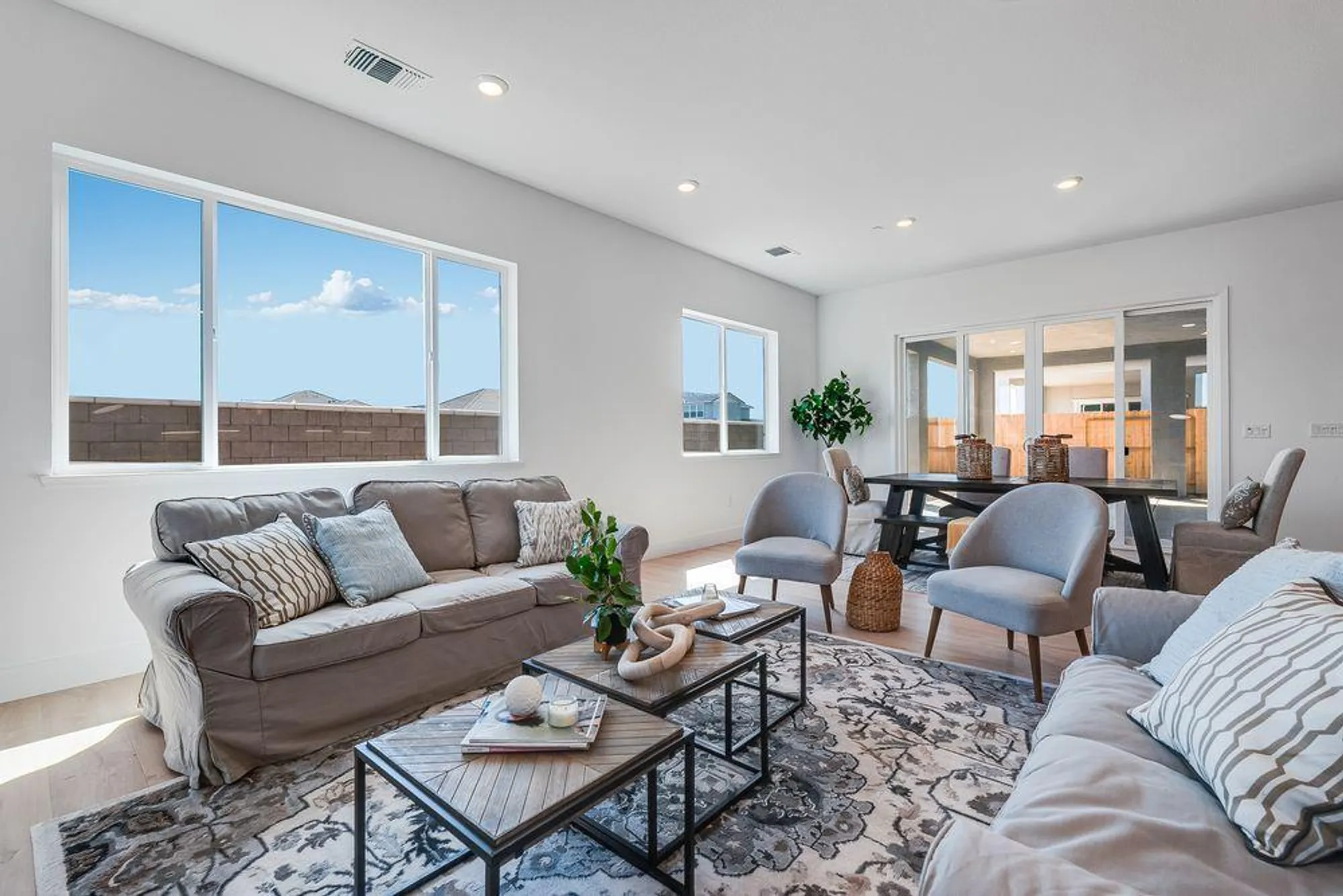 Property Slideshow image 12 of 62 | 8536 rino way, Elk Grove, CA, 95757