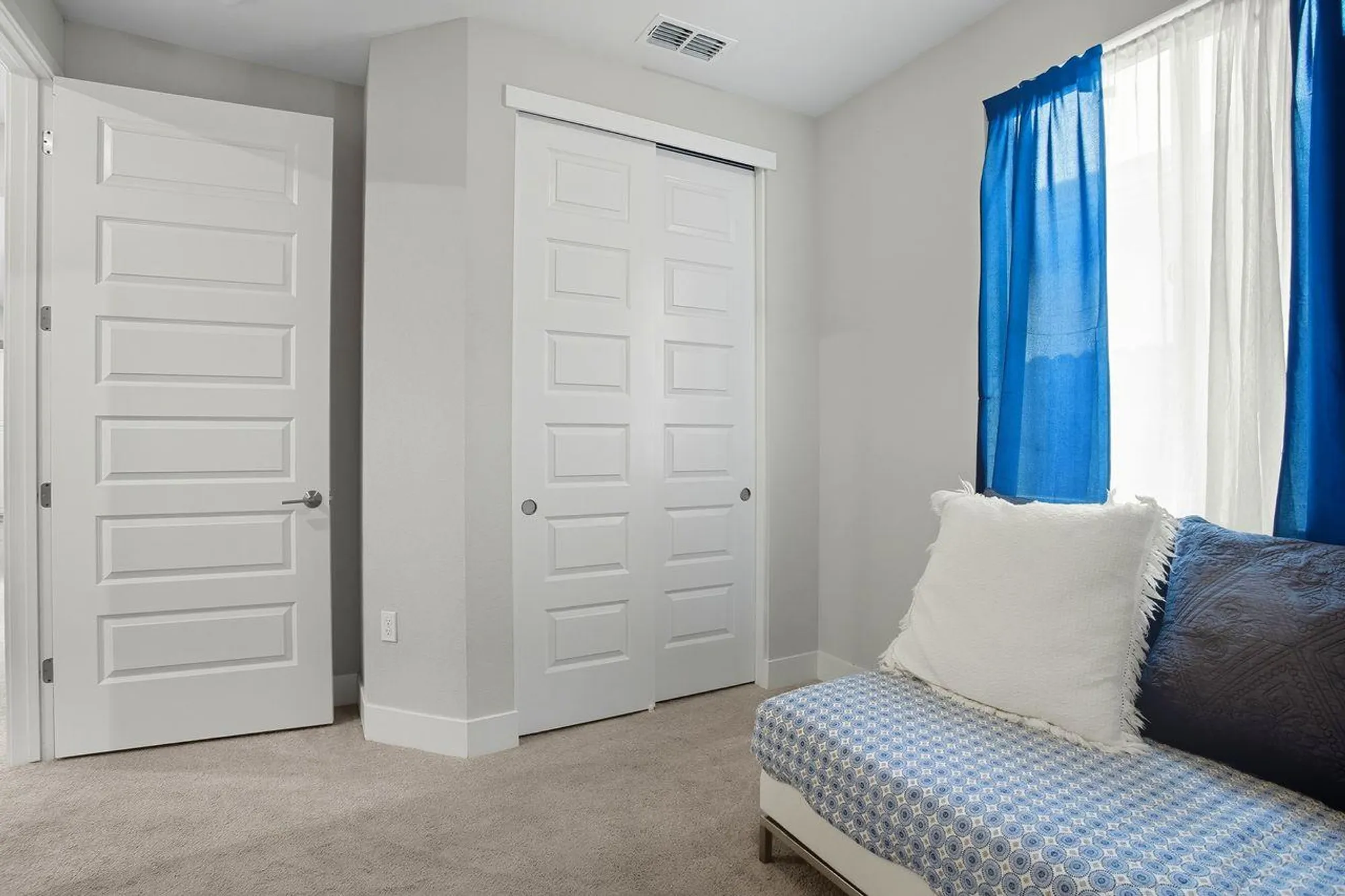 Property Slideshow image 17 of 36 | 4009 crete island ln, Sacramento, CA, 95834