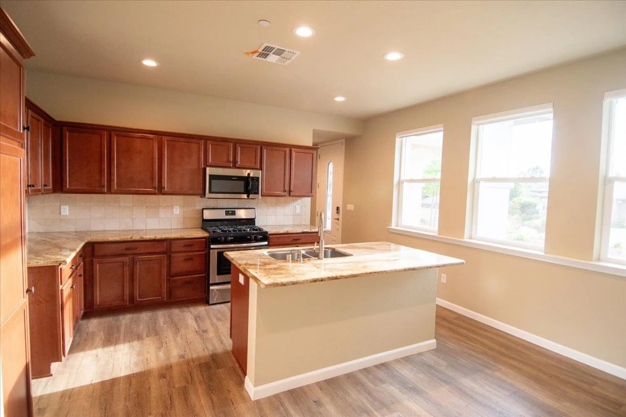 Property Slideshow image 20 of 54 | 2043 thomas dr, Jackson, CA, 95642