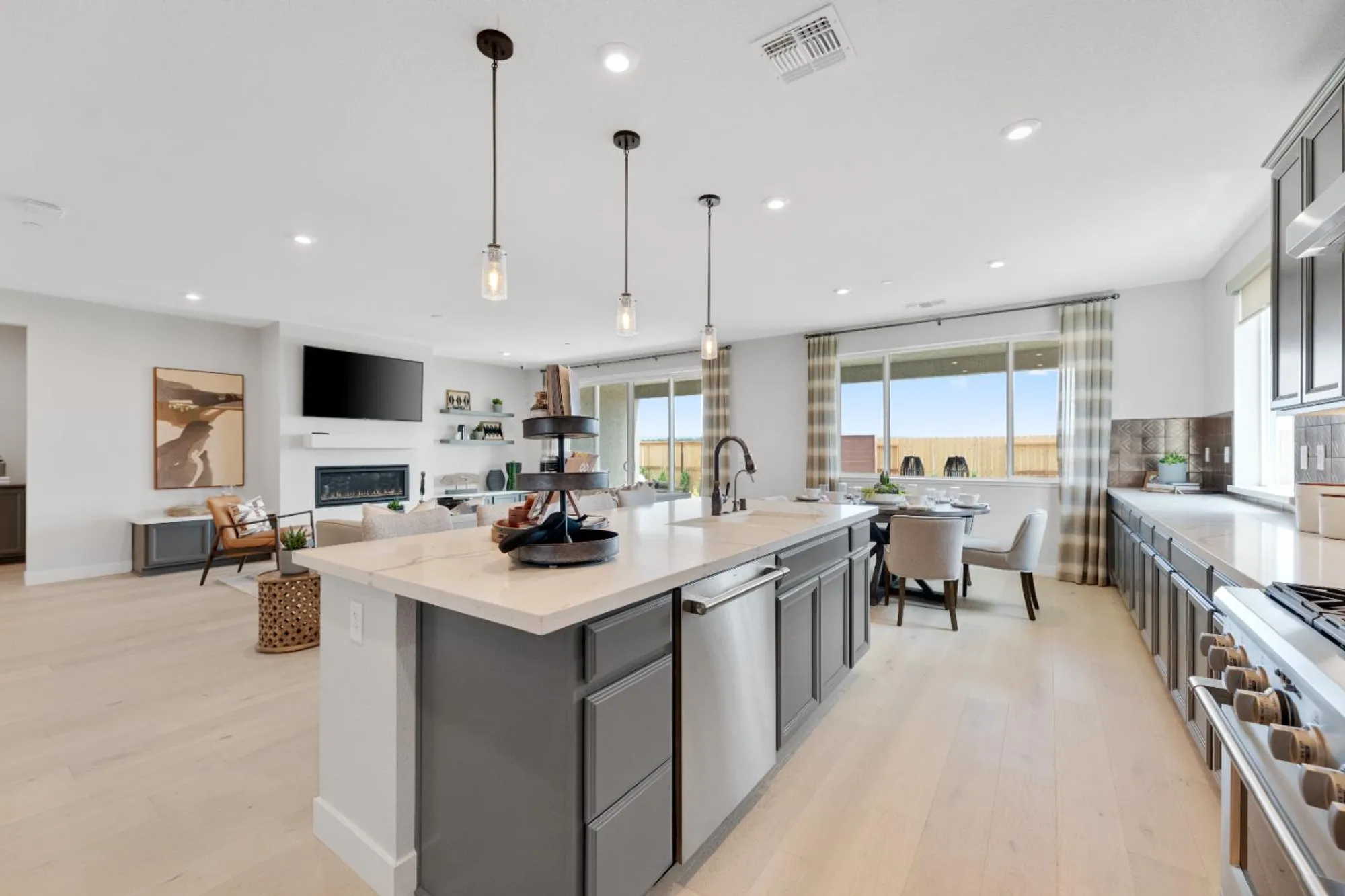 Property Slideshow image 10 of 65 | 1551 cascade way, Lincoln, CA, 95648