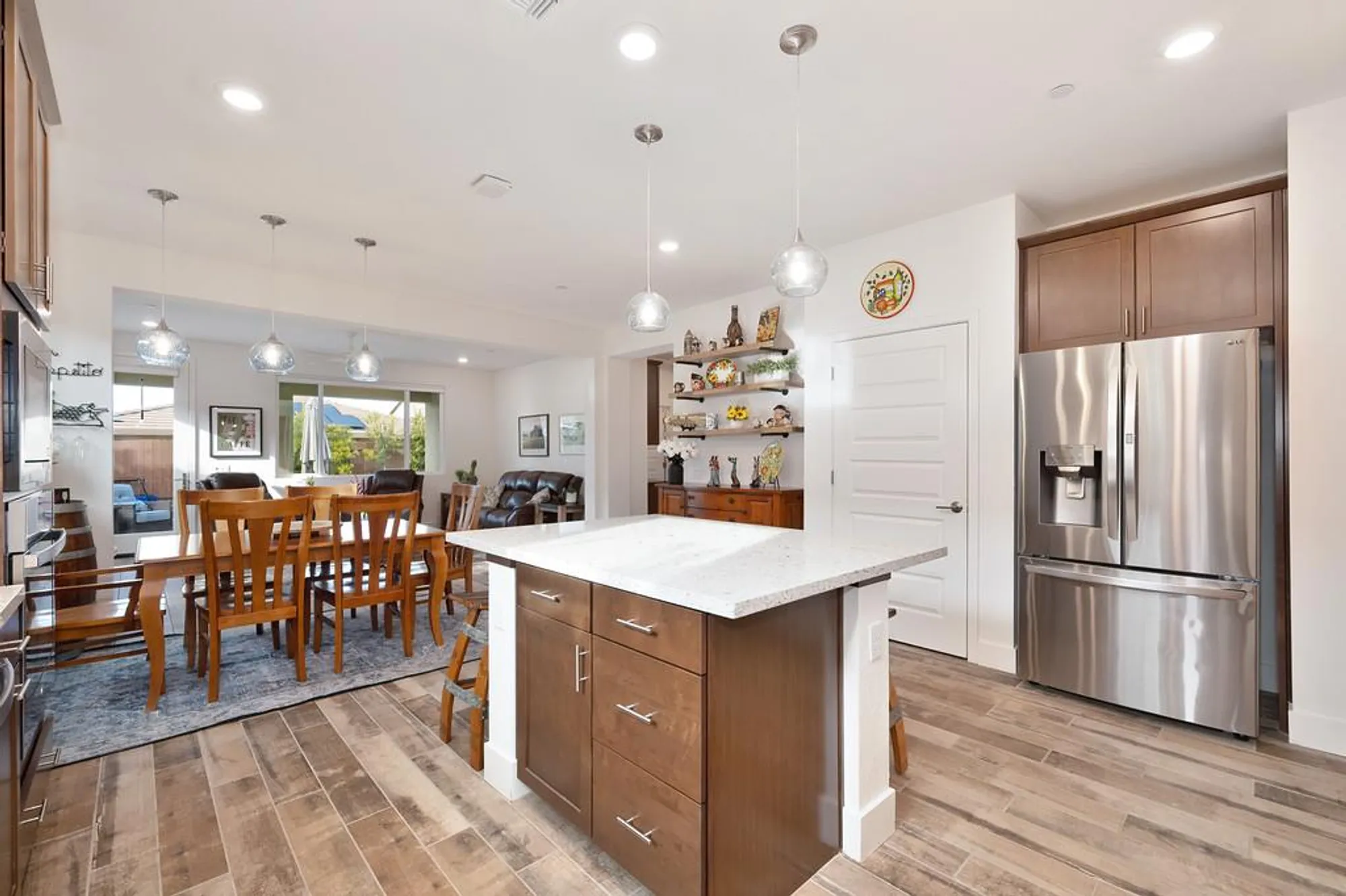Property Slideshow image 13 of 48 | 2200 gemini ln, Roseville, CA, 95747