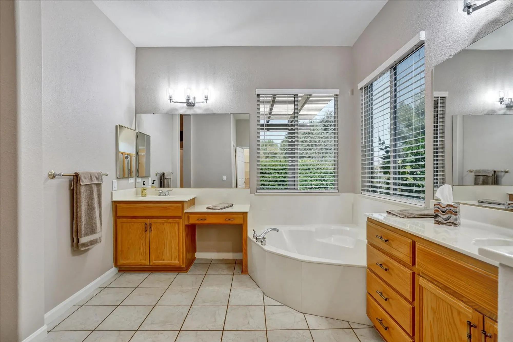 Property Slideshow image 15 of 28 | 1580 rubidoux ln, Brentwood, CA, 94513