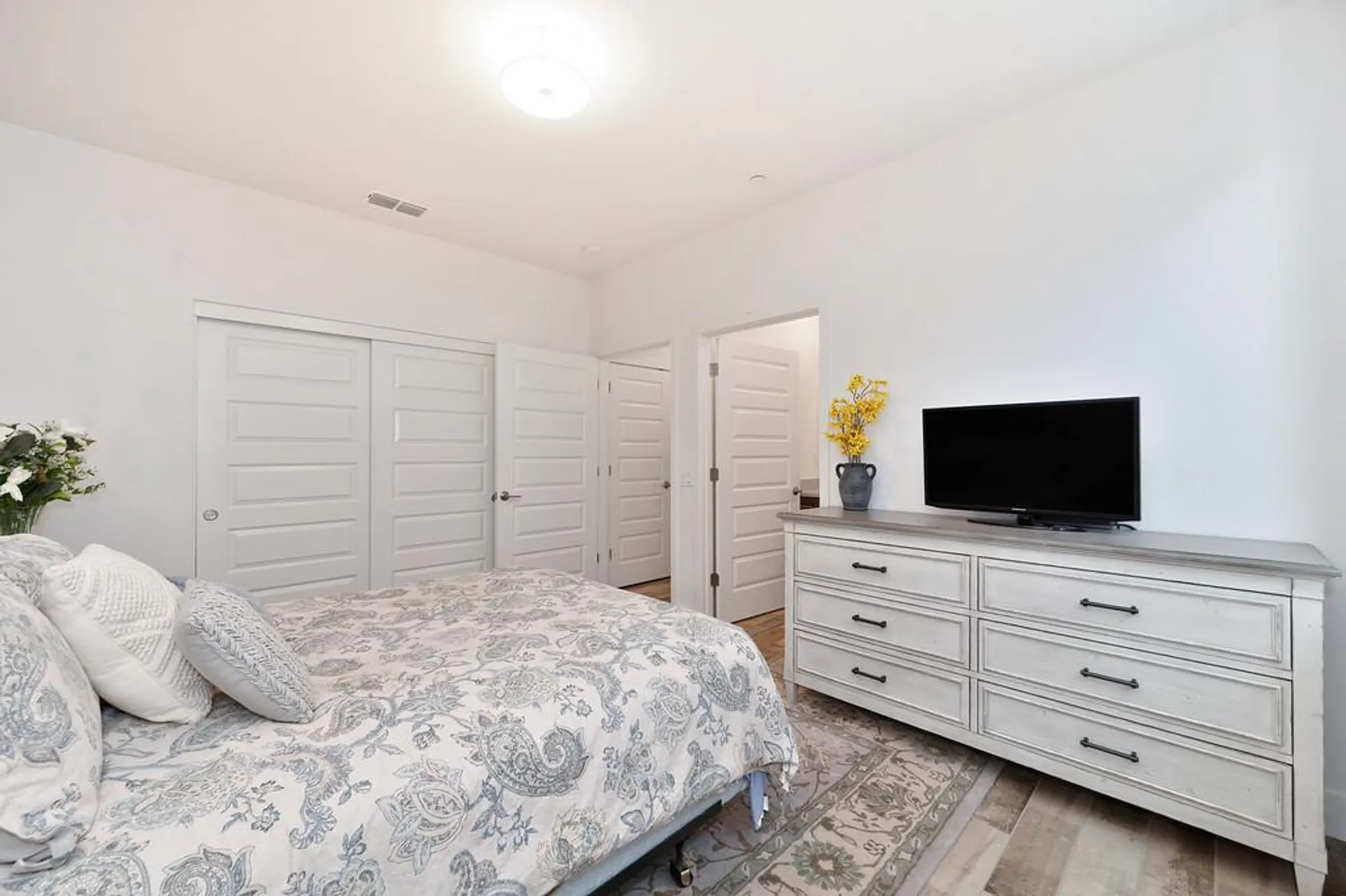 Property Slideshow image 25 of 48 | 2200 gemini ln, Roseville, CA, 95747