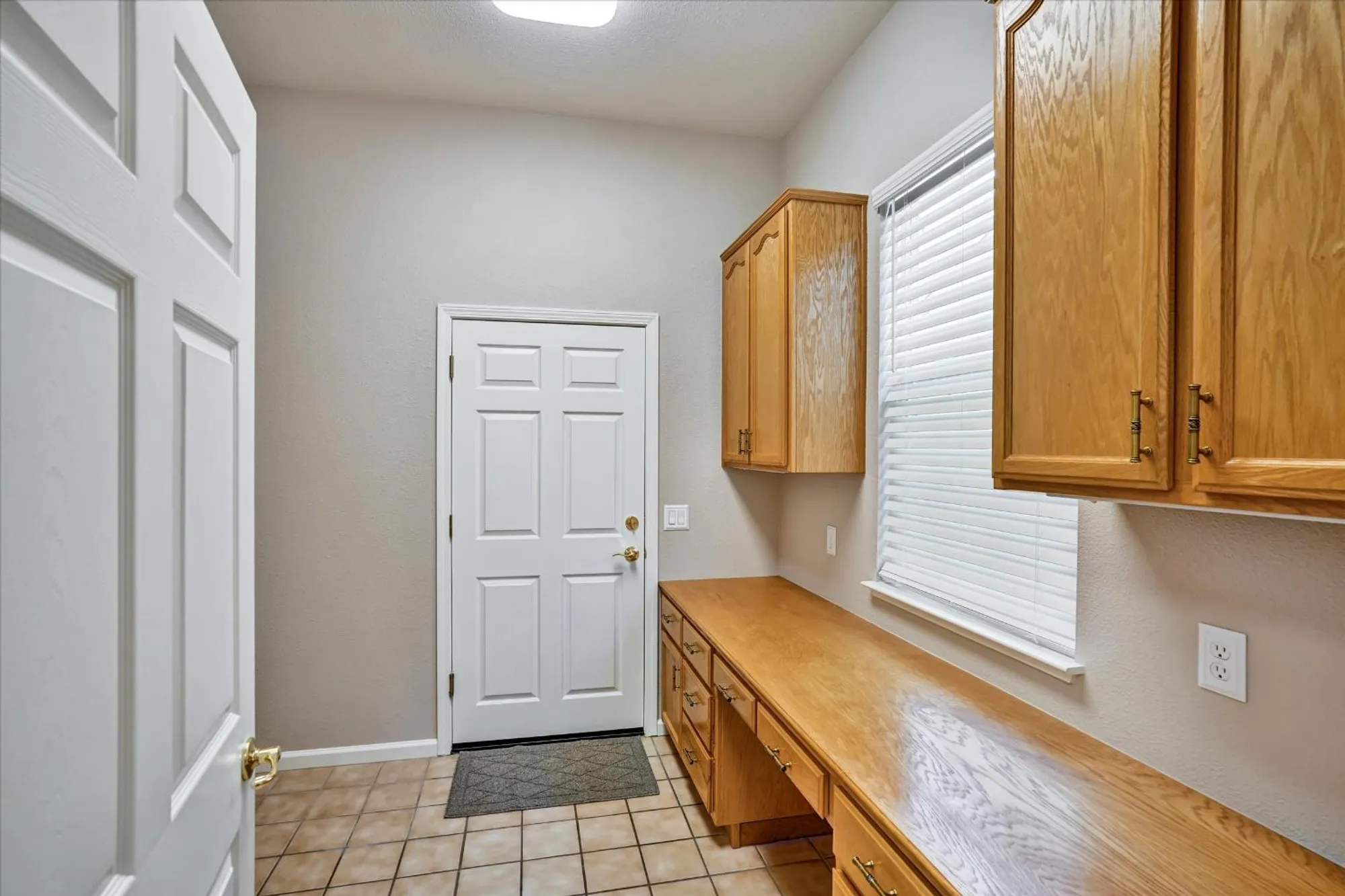 Property Slideshow image 10 of 28 | 1580 rubidoux ln, Brentwood, CA, 94513