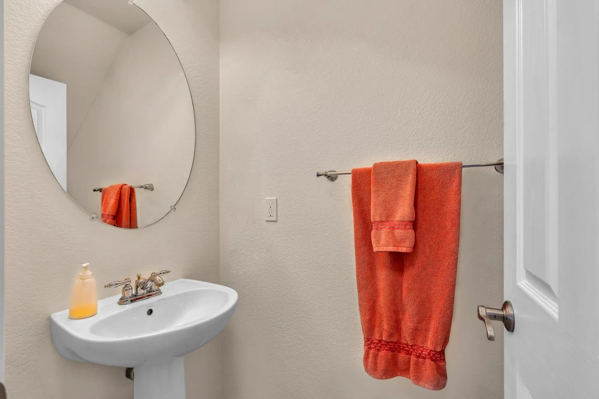 Property Slideshow image 16 of 45 | 601 betten st, Los Banos, CA, 93635