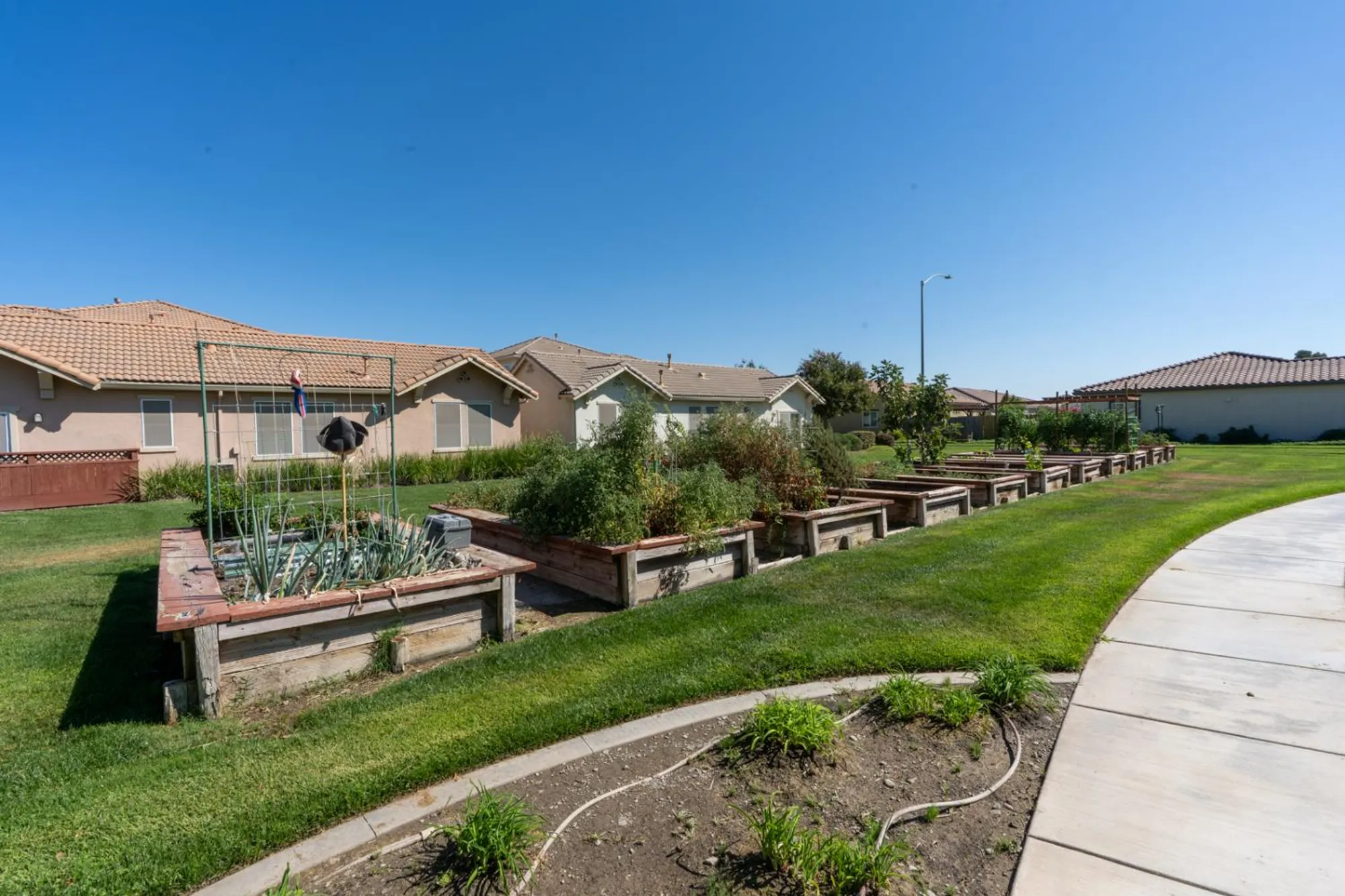 Property Slideshow image 39 of 45 | 601 betten st, Los Banos, CA, 93635