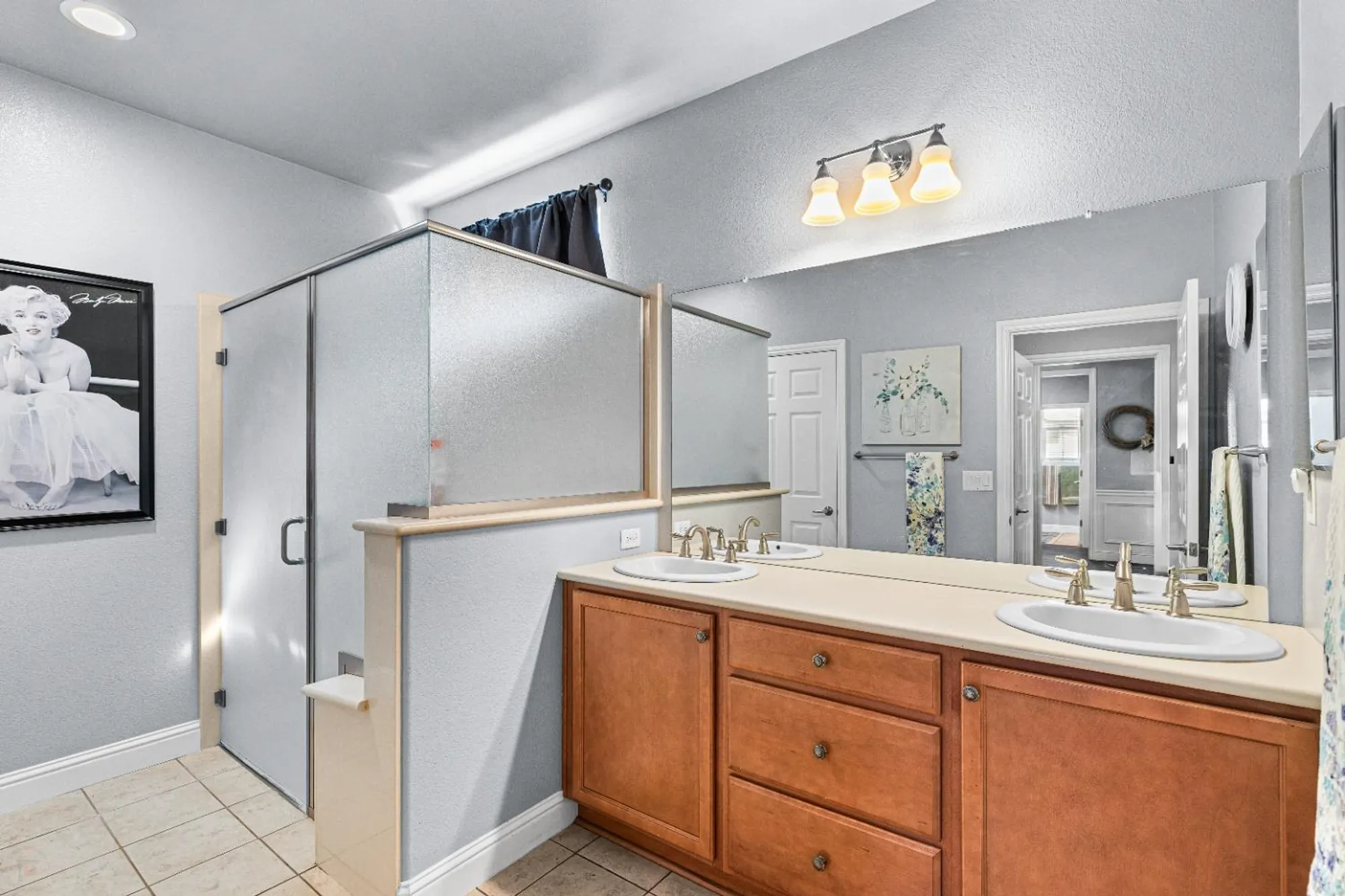 Property Slideshow image 25 of 87 | 2421 shady oak pl, Manteca, CA, 95336