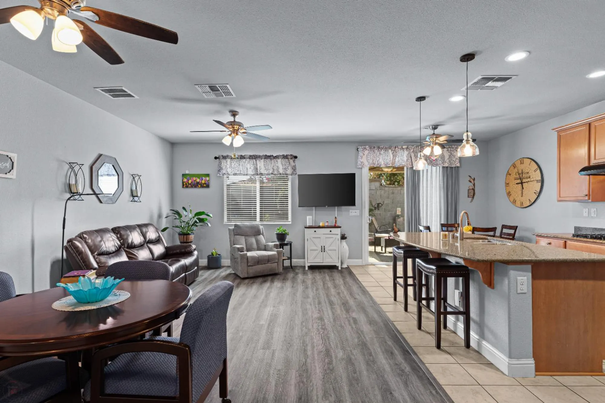 Property Slideshow image 8 of 87 | 2421 shady oak pl, Manteca, CA, 95336