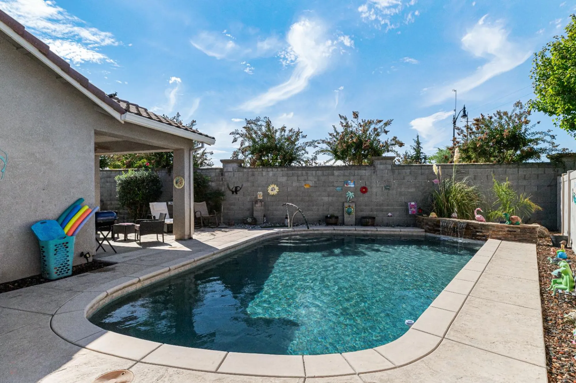 Property Slideshow image 27 of 87 | 2421 shady oak pl, Manteca, CA, 95336