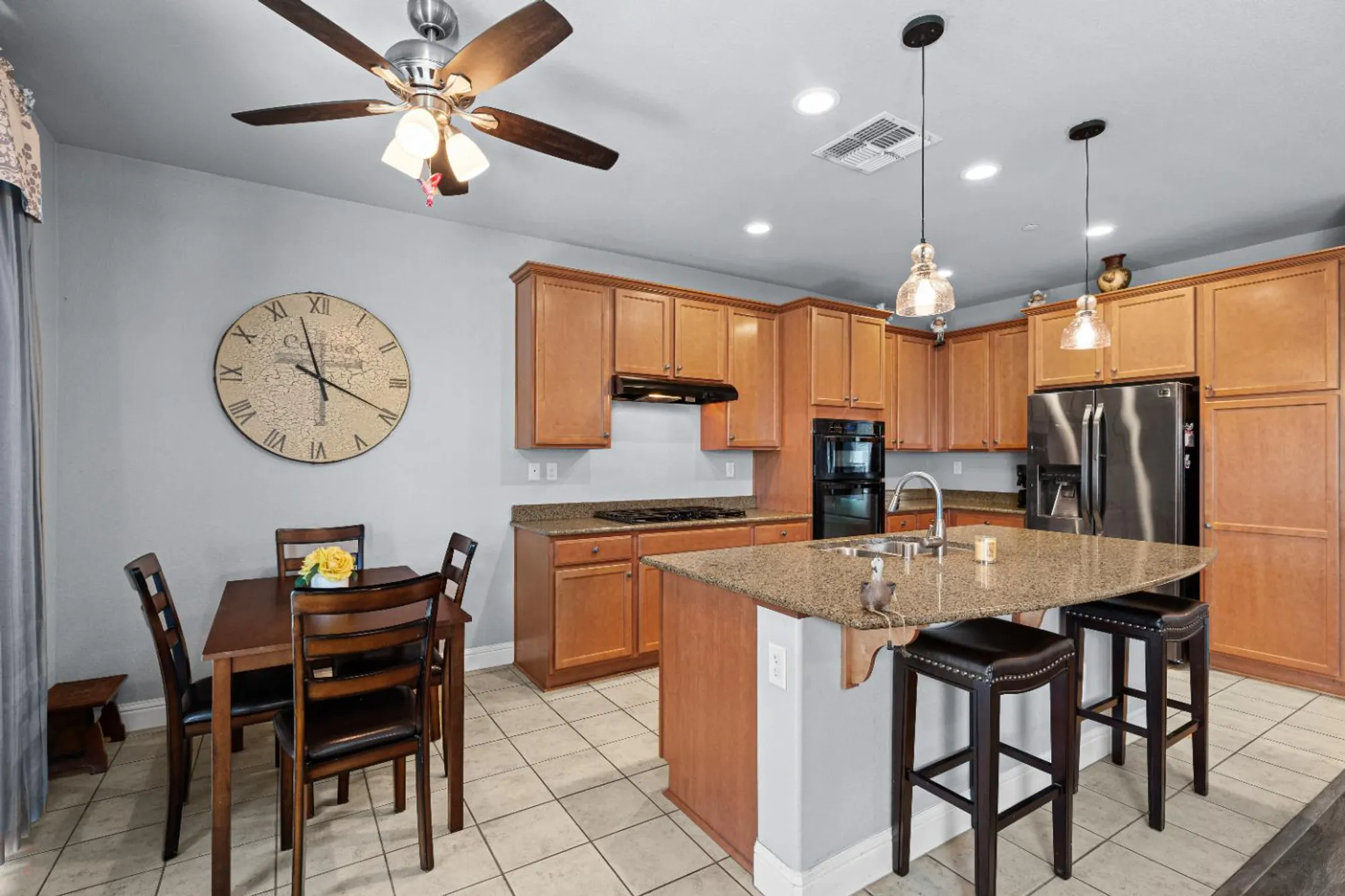 Property Slideshow image 15 of 87 | 2421 shady oak pl, Manteca, CA, 95336