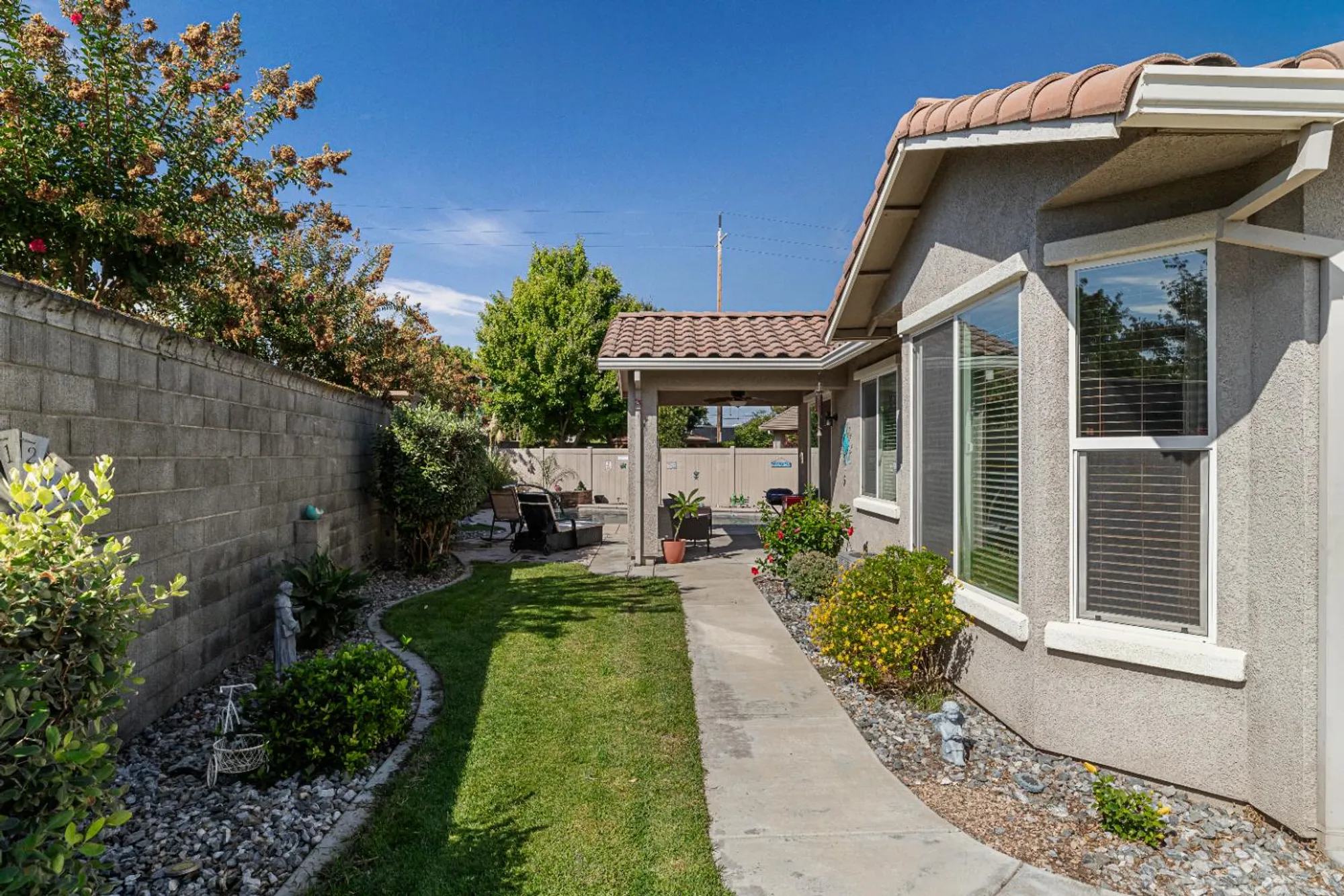 Property Slideshow image 38 of 87 | 2421 shady oak pl, Manteca, CA, 95336