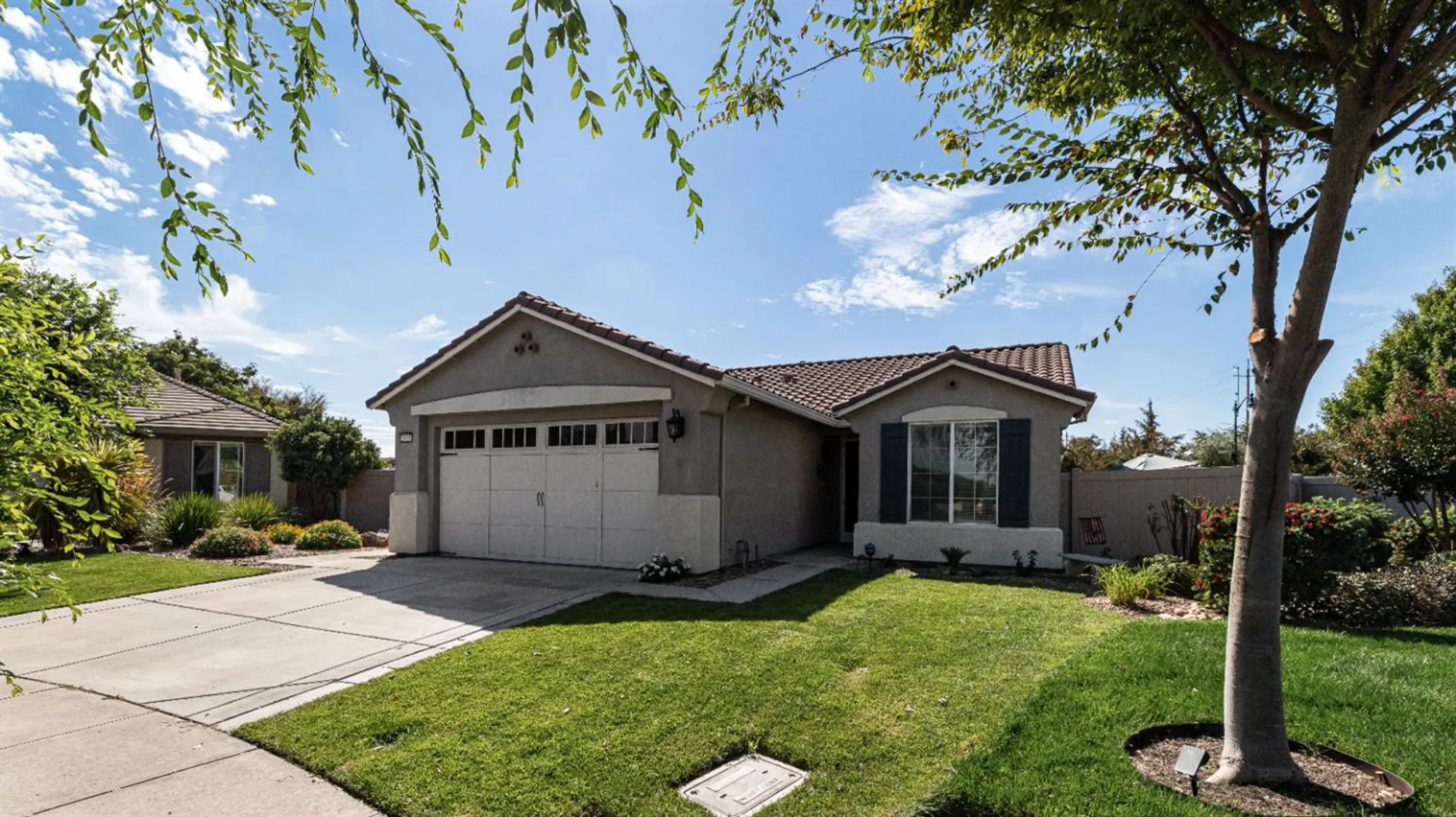 Property Slideshow image 4 of 87 | 2421 shady oak pl, Manteca, CA, 95336