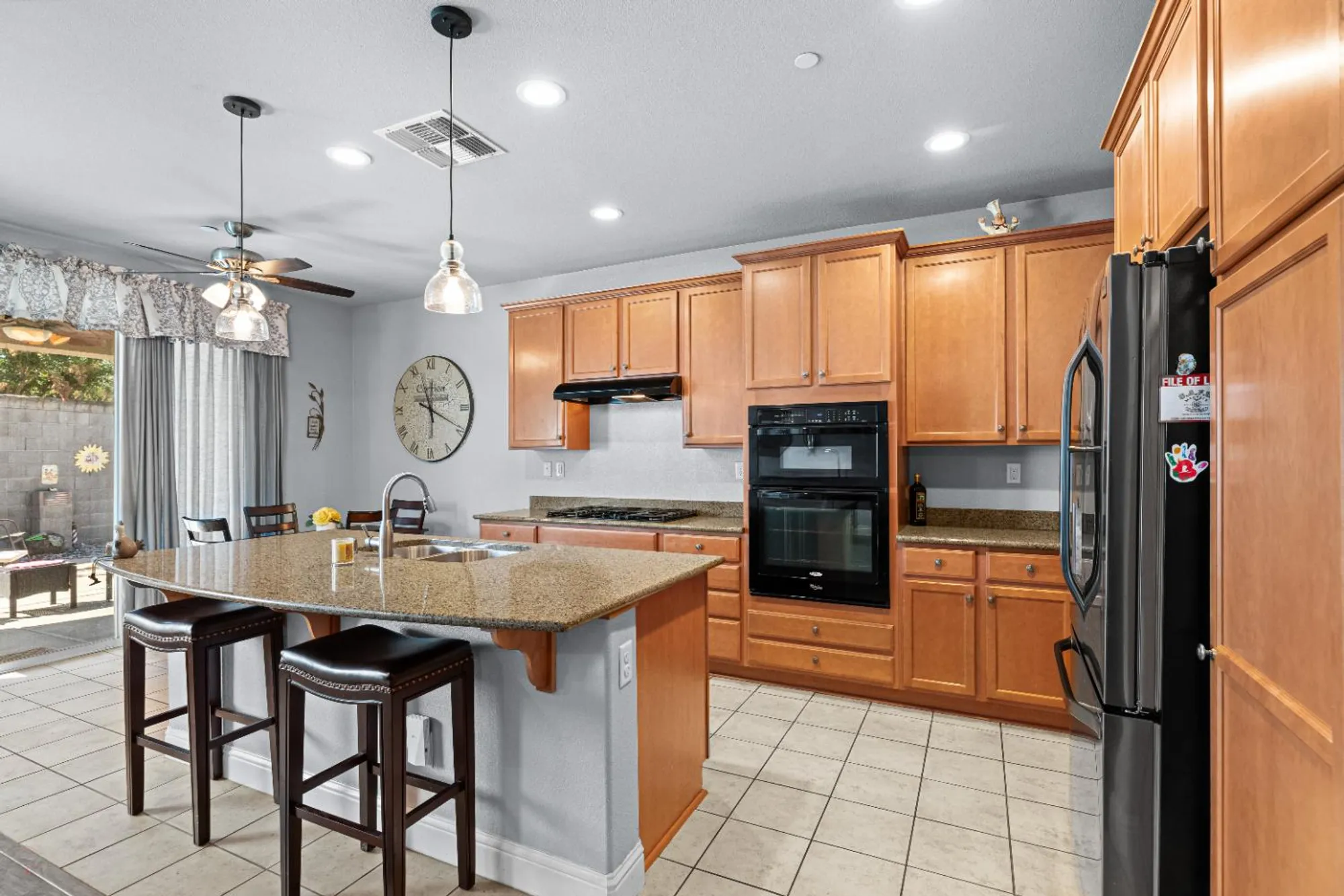 Property Slideshow image 14 of 87 | 2421 shady oak pl, Manteca, CA, 95336