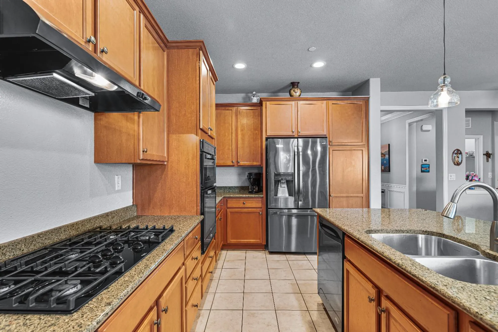 Property Slideshow image 16 of 87 | 2421 shady oak pl, Manteca, CA, 95336