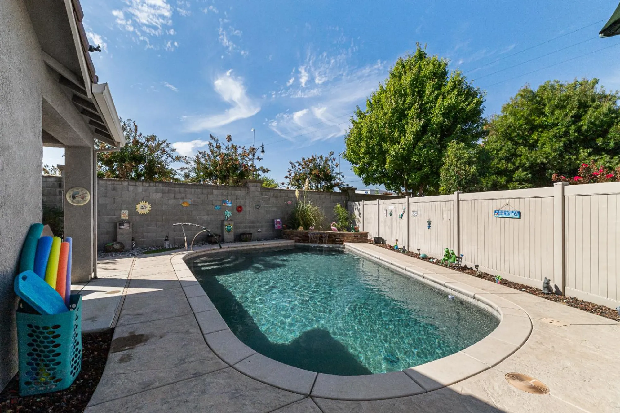 Property Slideshow image 28 of 87 | 2421 shady oak pl, Manteca, CA, 95336