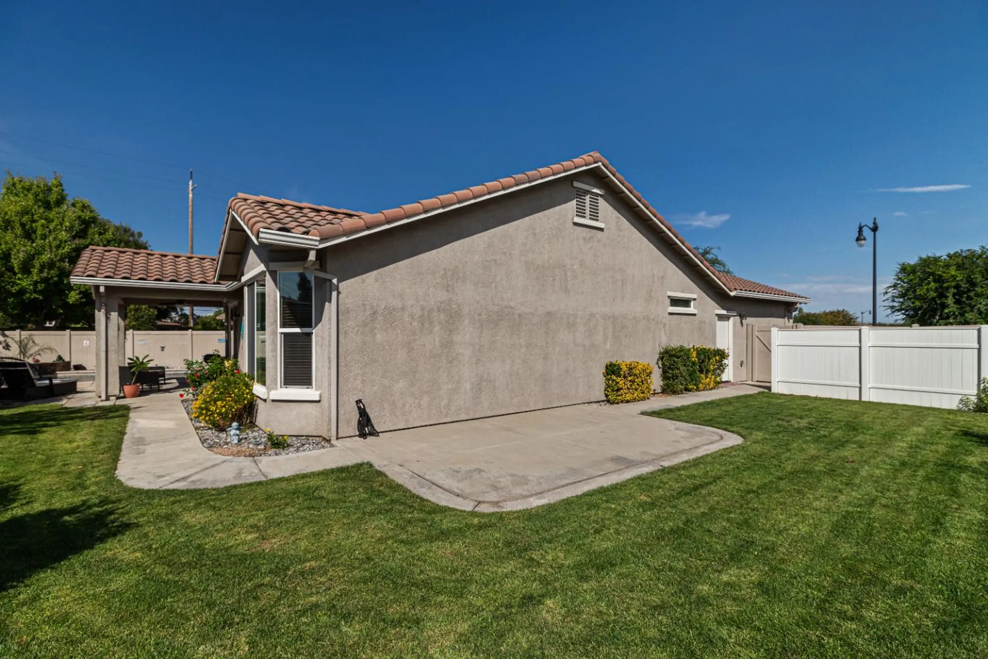 Property Slideshow image 37 of 87 | 2421 shady oak pl, Manteca, CA, 95336