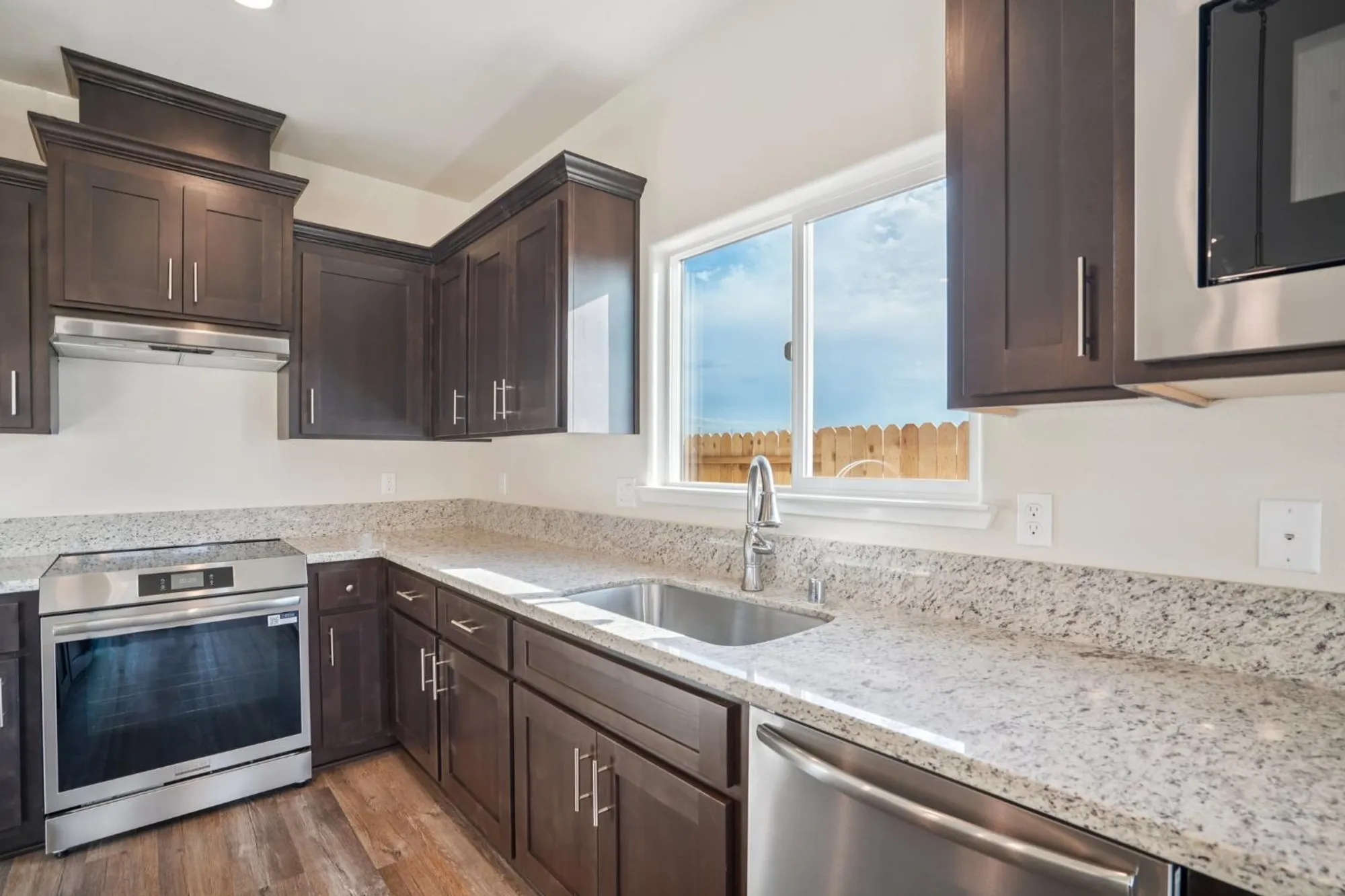 Property Slideshow image 9 of 20 | 1136 crenshaw rd, Galt, CA, 95632