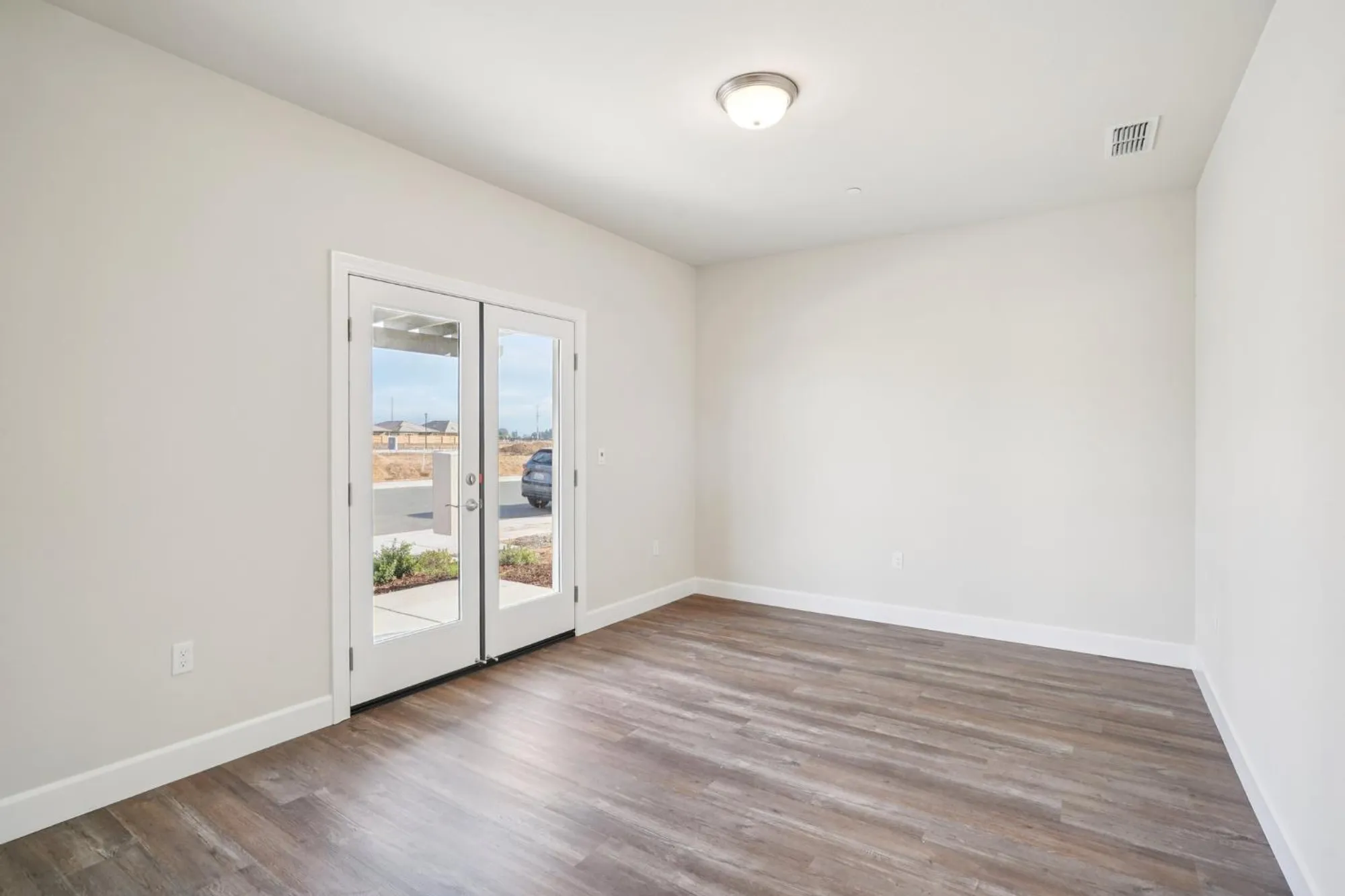 Property Slideshow image 4 of 20 | 1136 crenshaw rd, Galt, CA, 95632