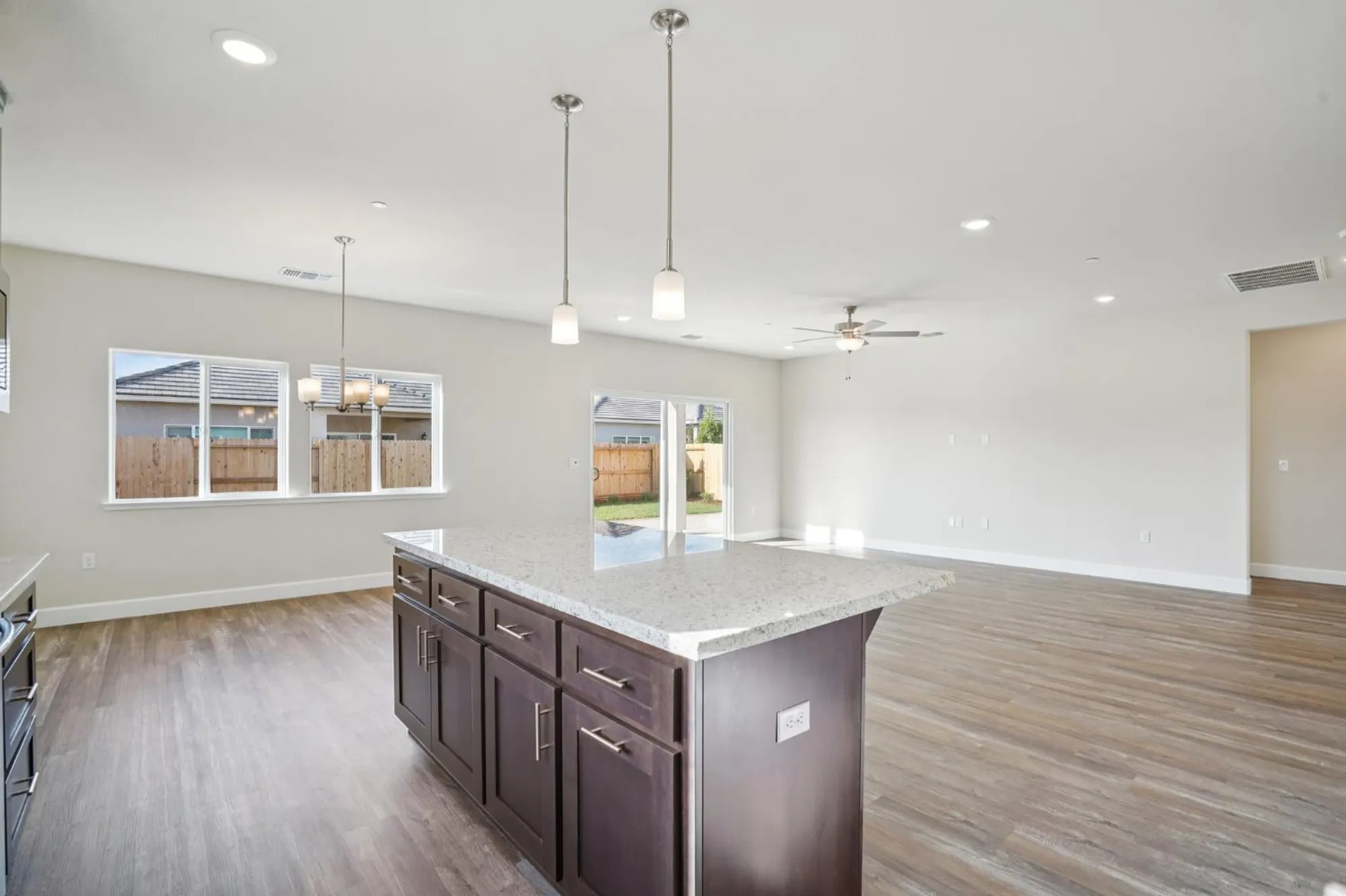 Property Slideshow image 10 of 20 | 1136 crenshaw rd, Galt, CA, 95632